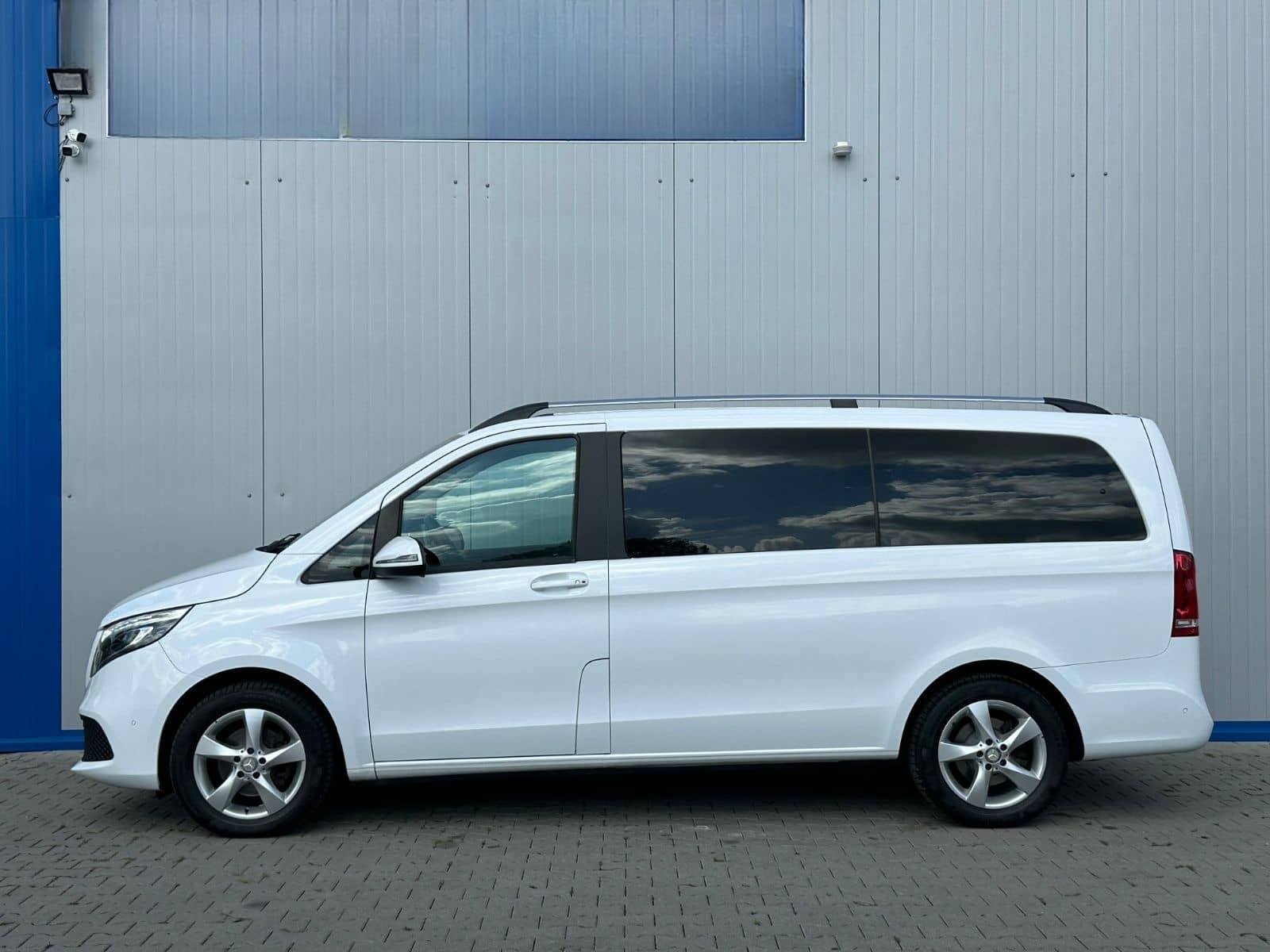 Mercedes-Benz V 220 LANG 9G-TR WEBASTO NAVI MBUX KAMERA 7-SITZ foto 4