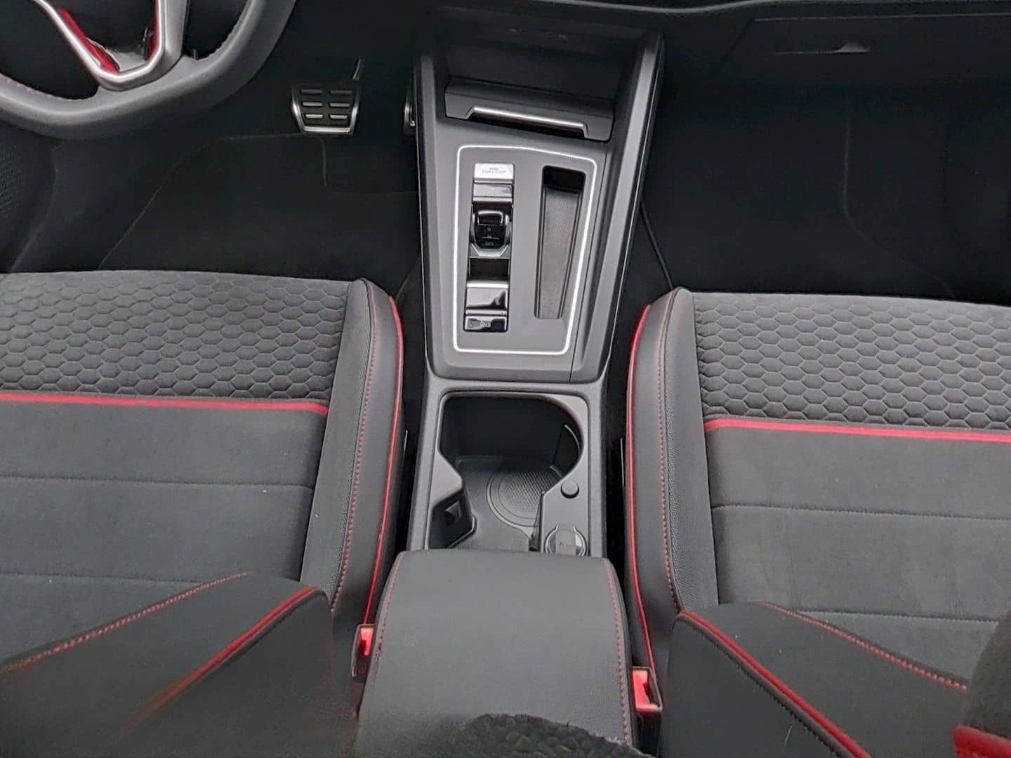 Volkswagen Golf GTI 8 2.0 TSI DSG Clubsport PANO KAMERA NAV foto 15