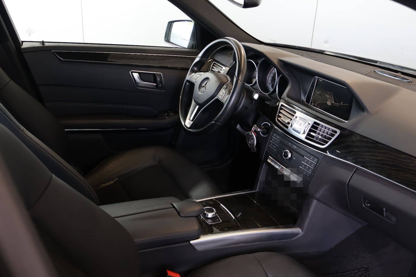 Mercedes-Benz E 220 4Matic Avantgarde COMAND+ILS+18"+AHK foto 11