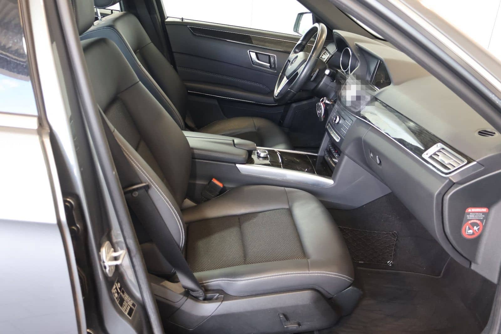 Mercedes-Benz E 220 4Matic Avantgarde COMAND+ILS+18"+AHK foto 12