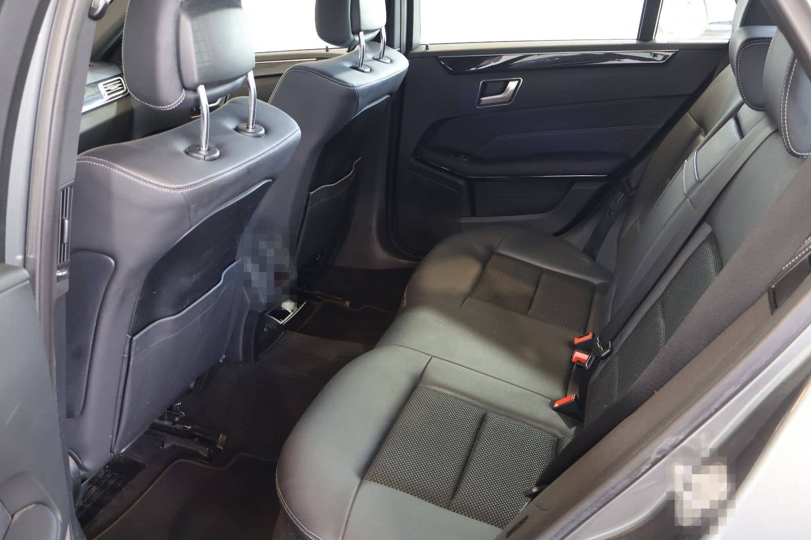 Mercedes-Benz E 220 4Matic Avantgarde COMAND+ILS+18"+AHK foto 10