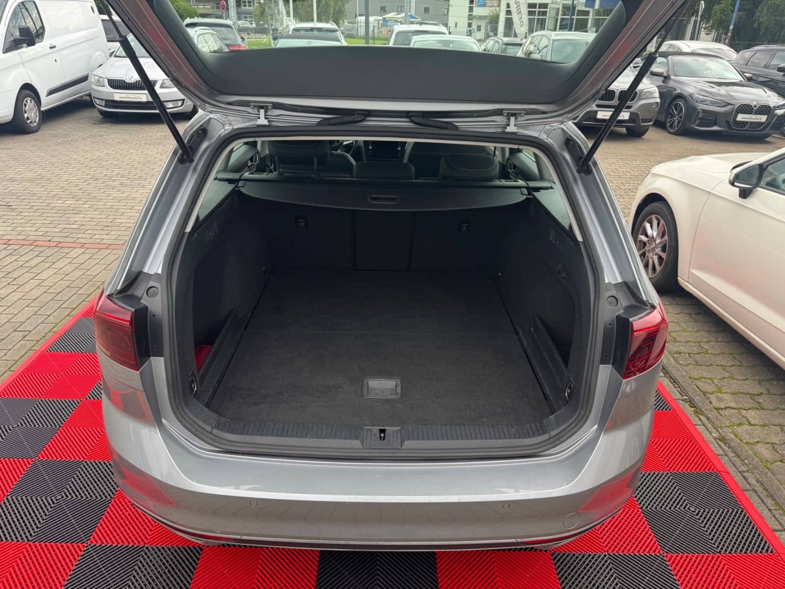 Volkswagen Passat 2,0 TDI Variant Elegance*IQ.Light*Kamera* foto 11