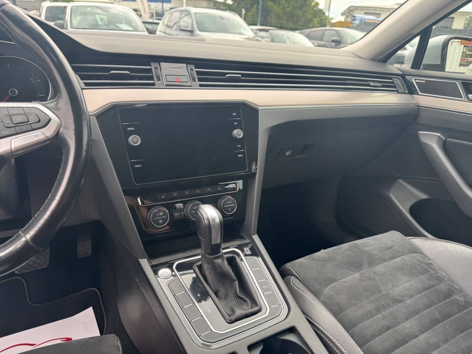 Volkswagen Passat 2,0 TDI Variant Elegance*IQ.Light*Kamera* foto 22