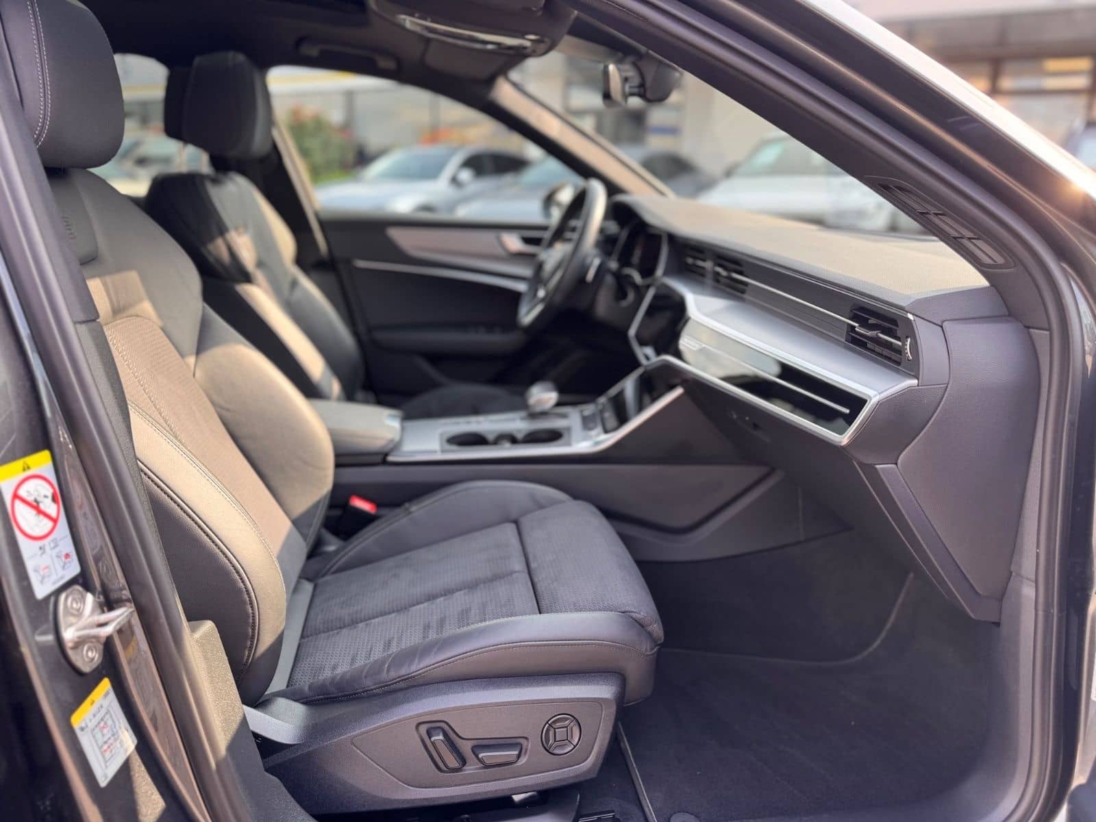 Audi A6 Avant 45 TDI quattro S line sport foto 22