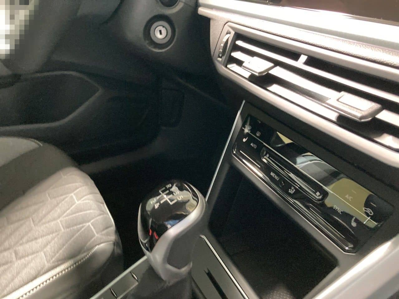 Volkswagen Taigo 1.0 TSI GOAL OPF+SHZ+USB+DAB+EPH+BAA+RS+ foto 14