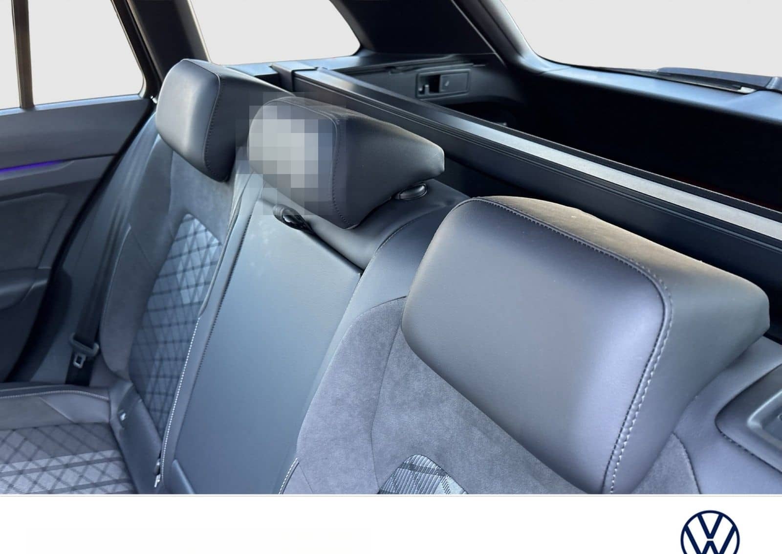 Volkswagen Golf Variant VIII 2.0 R-LINE BLACKSTYLE PANO CAM foto 7