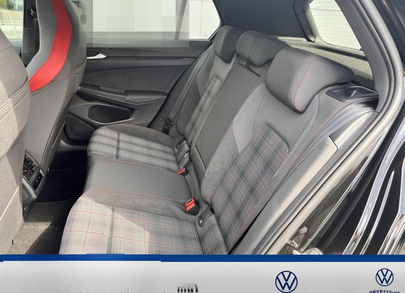 Volkswagen Golf VIII Lim. GTI 2.0 TSI foto 10
