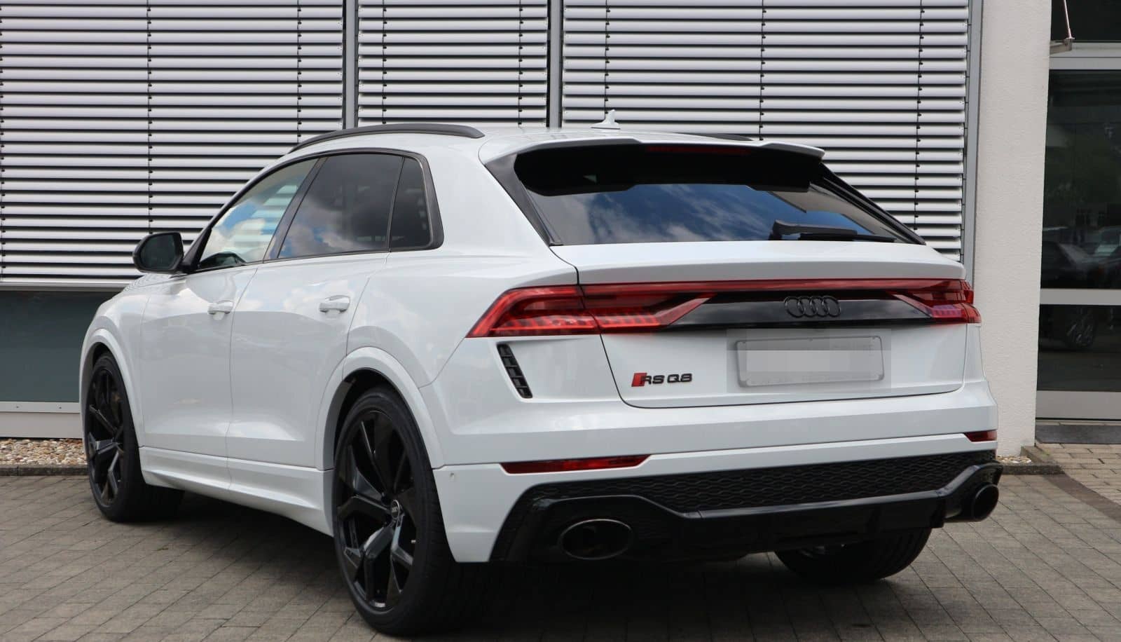 Audi RS Q8 quattro PANO+KERAMIK+AHK+HEADUP+ACC+MATRIX foto 4