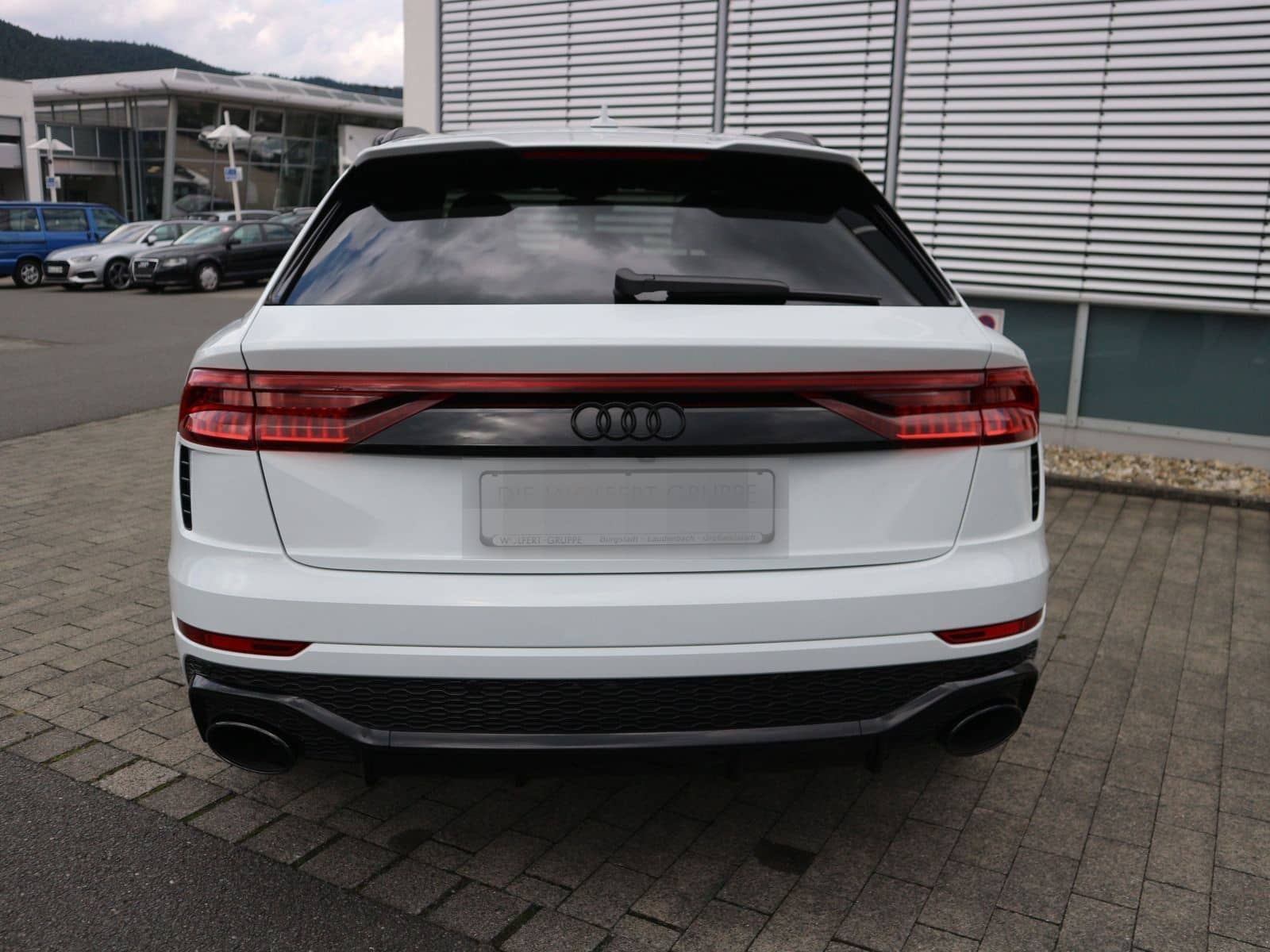 Audi RS Q8 quattro PANO+KERAMIK+AHK+HEADUP+ACC+MATRIX foto 6