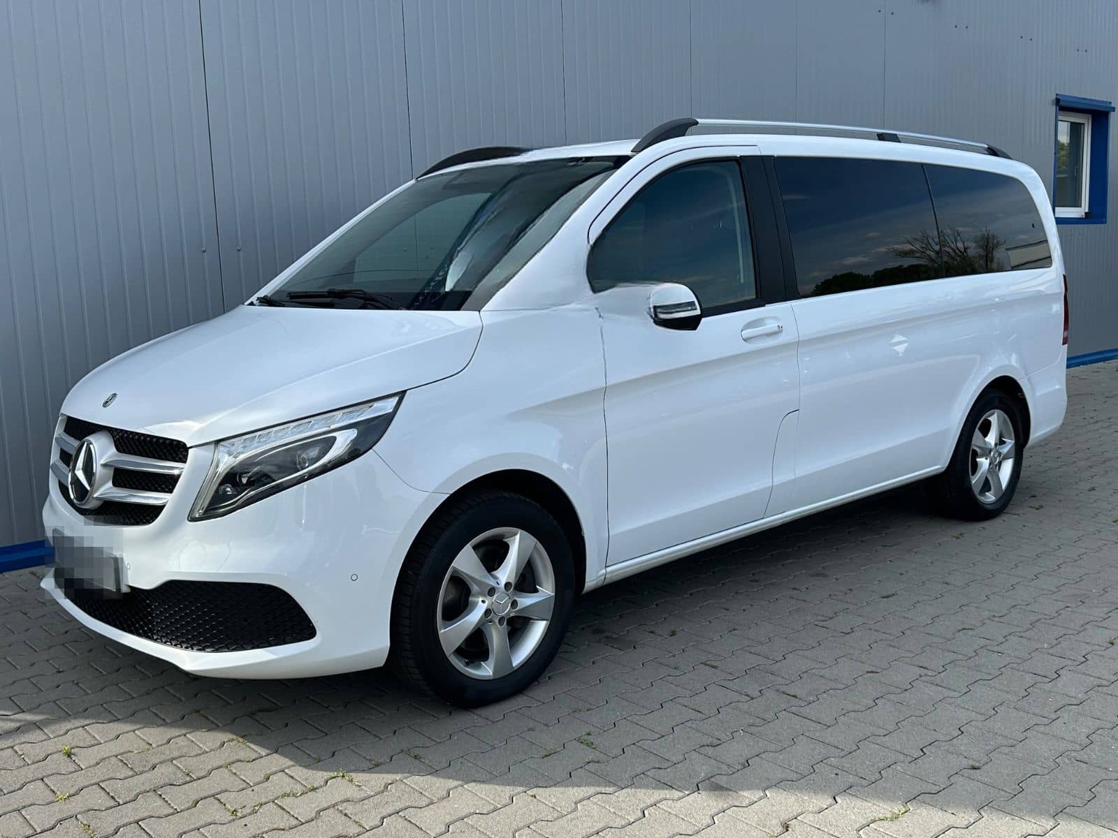 Mercedes-Benz V220 d LANG 4M 9G WEBASTO NAVI MBUX AHK 8-SITZER foto 1
