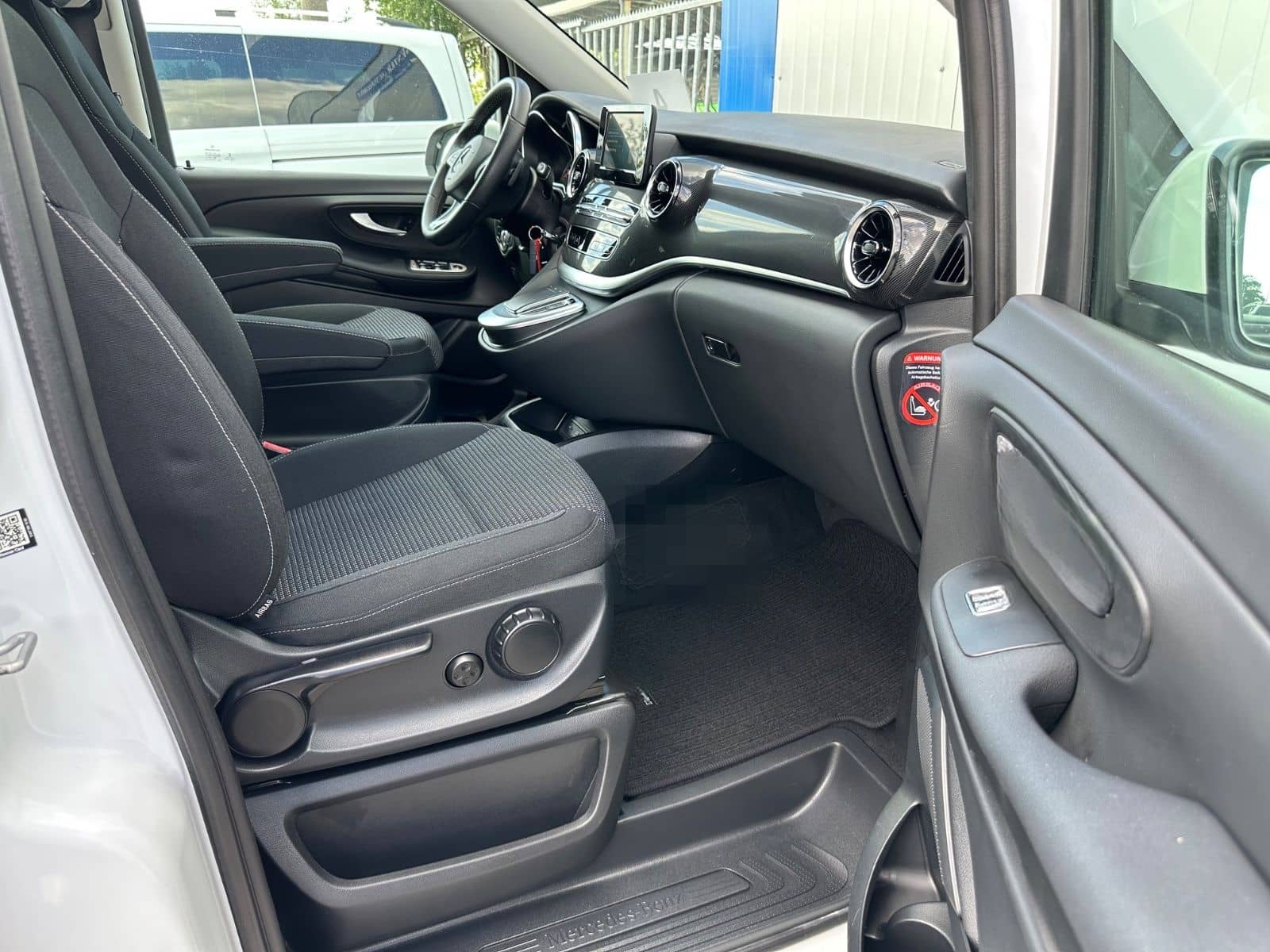 Mercedes-Benz V220 d LANG 4M 9G WEBASTO NAVI MBUX AHK 8-SITZER foto 12