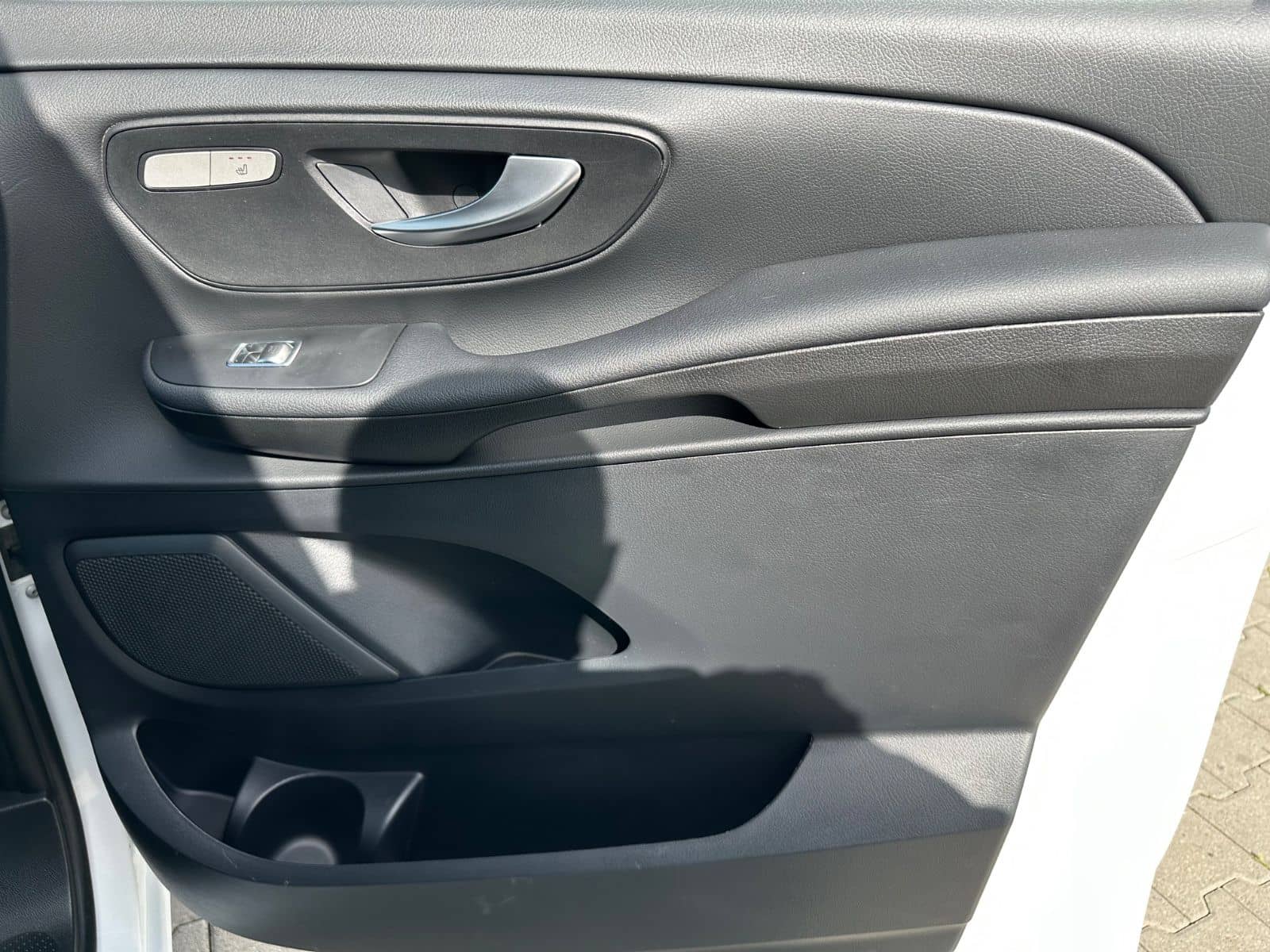 Mercedes-Benz V220 d LANG 4M 9G WEBASTO NAVI MBUX AHK 8-SITZER foto 14