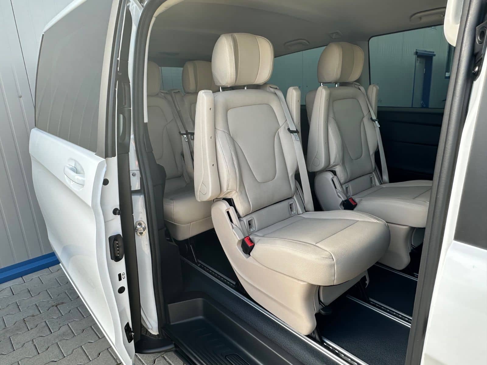 Mercedes-Benz V220 d LANG 4M 9G WEBASTO NAVI MBUX AHK 8-SITZER foto 19