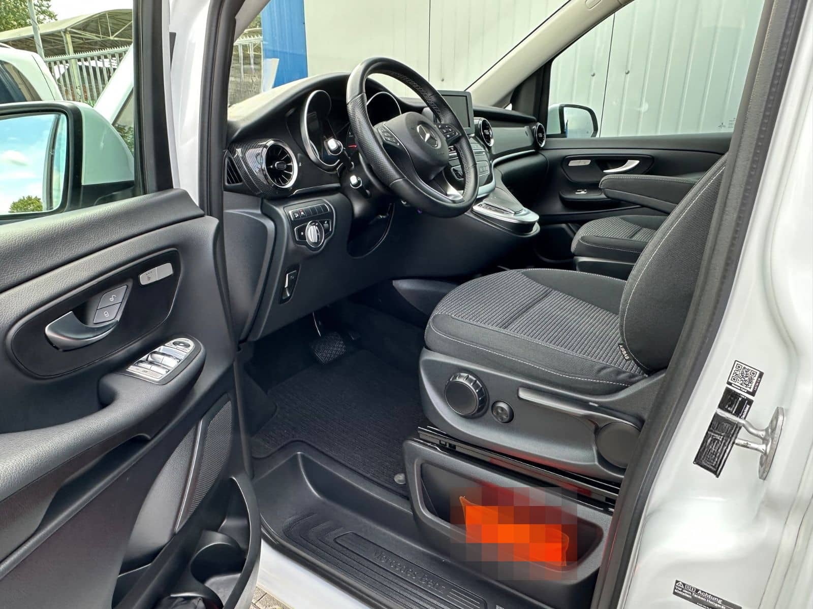 Mercedes-Benz V220 d LANG 4M 9G WEBASTO NAVI MBUX AHK 8-SITZER foto 10