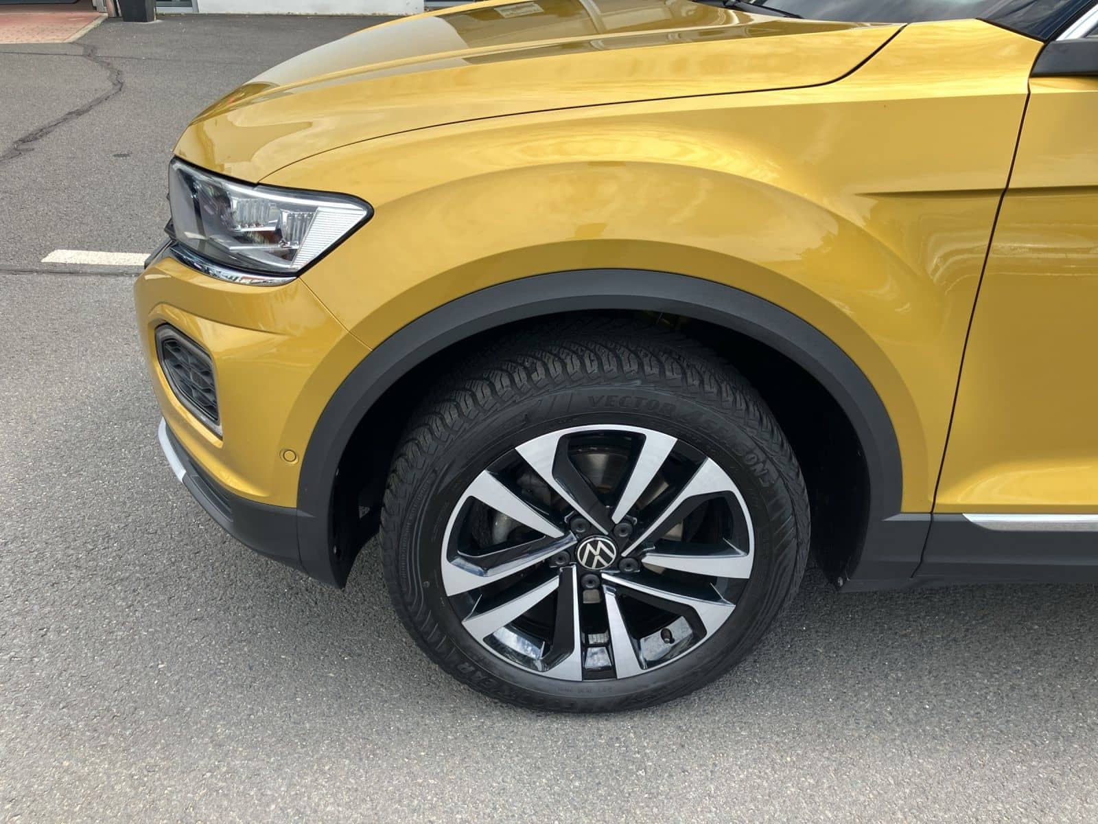 Volkswagen T-Roc TSI United LED Navi AID ACC Park-Assist SH foto 9