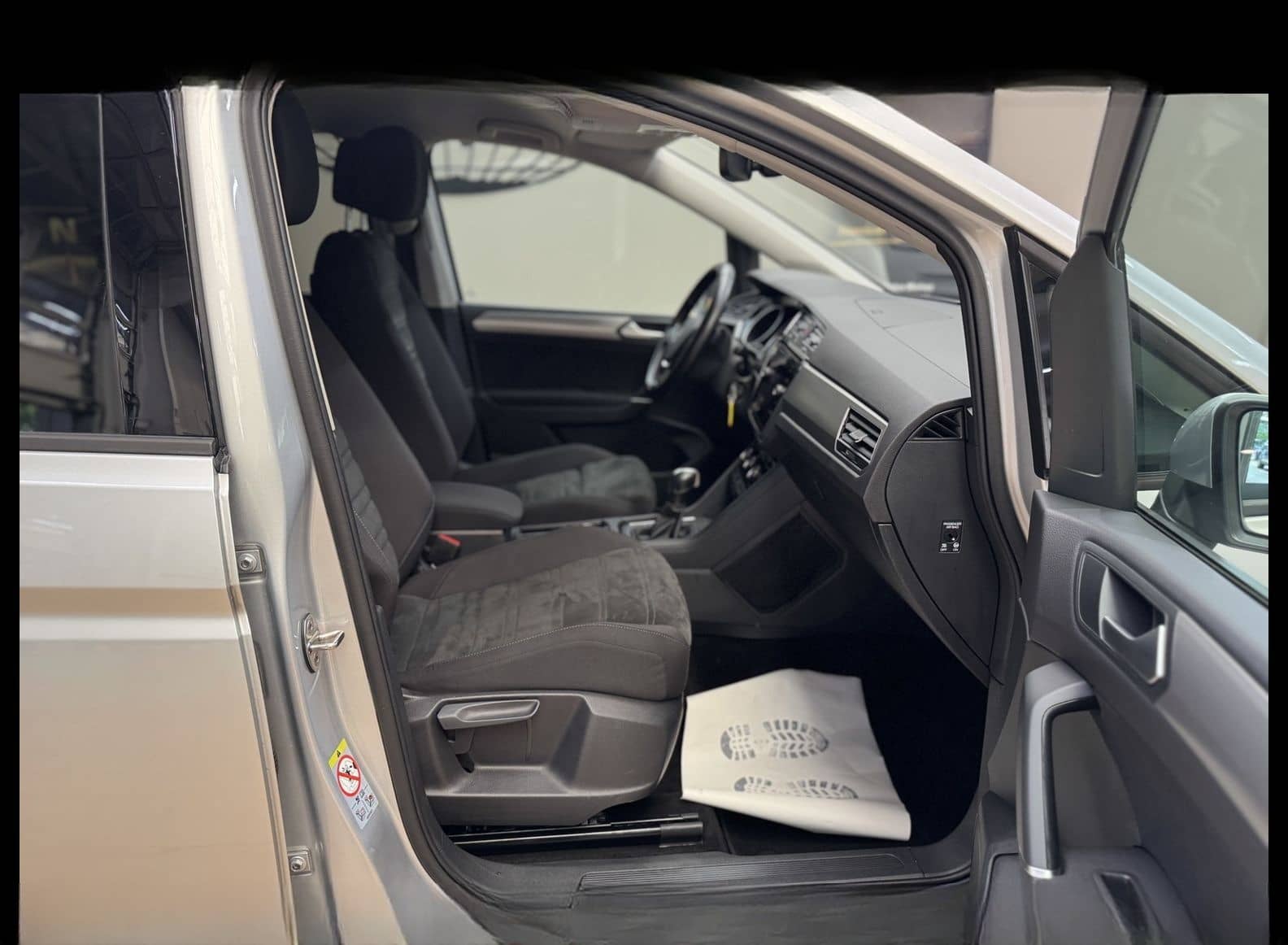 Volkswagen Touran Comfortline 2.0 TDI DSG App Connect/LED/ foto 16