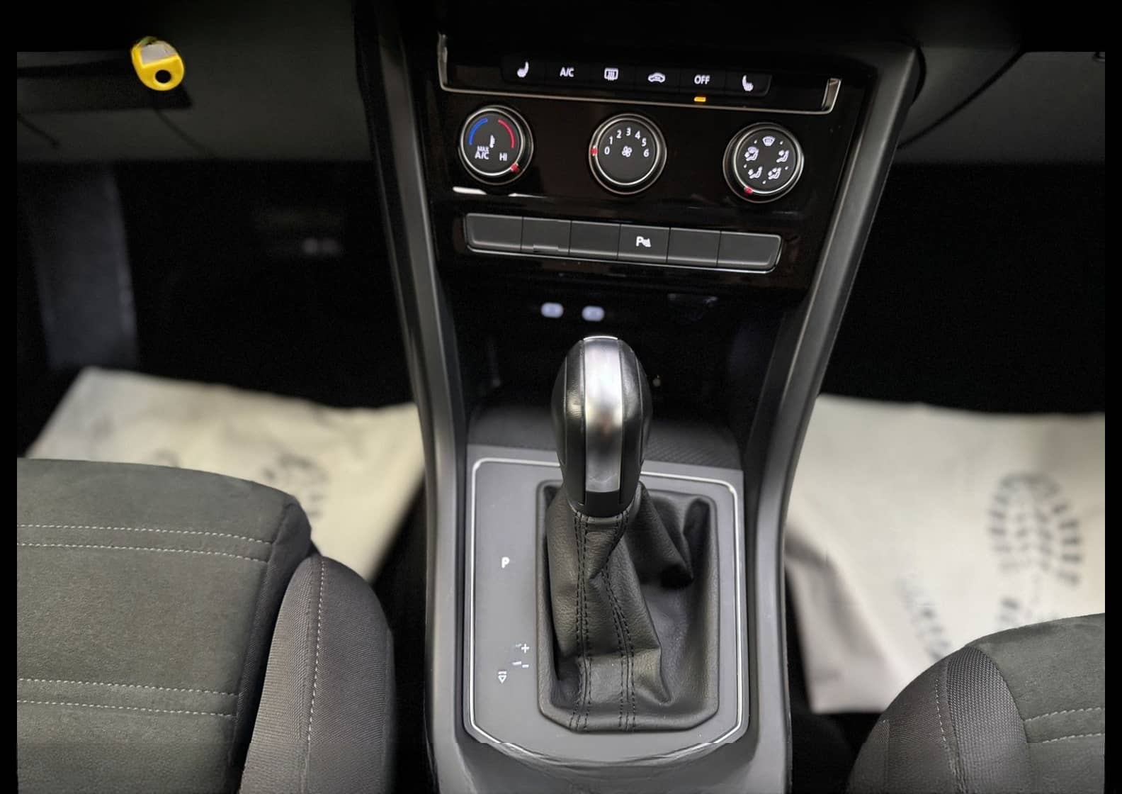 Volkswagen Touran Comfortline 2.0 TDI DSG App Connect/LED/ foto 19