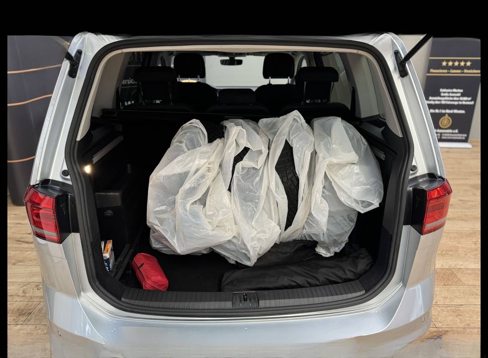 Volkswagen Touran Comfortline 2.0 TDI DSG App Connect/LED/ foto 23