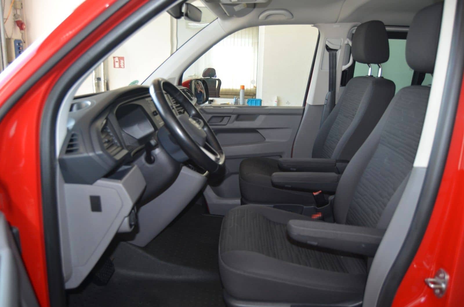 Volkswagen T6.1 ABTe Caravelle Elektro LR*8Sitzer* foto 9