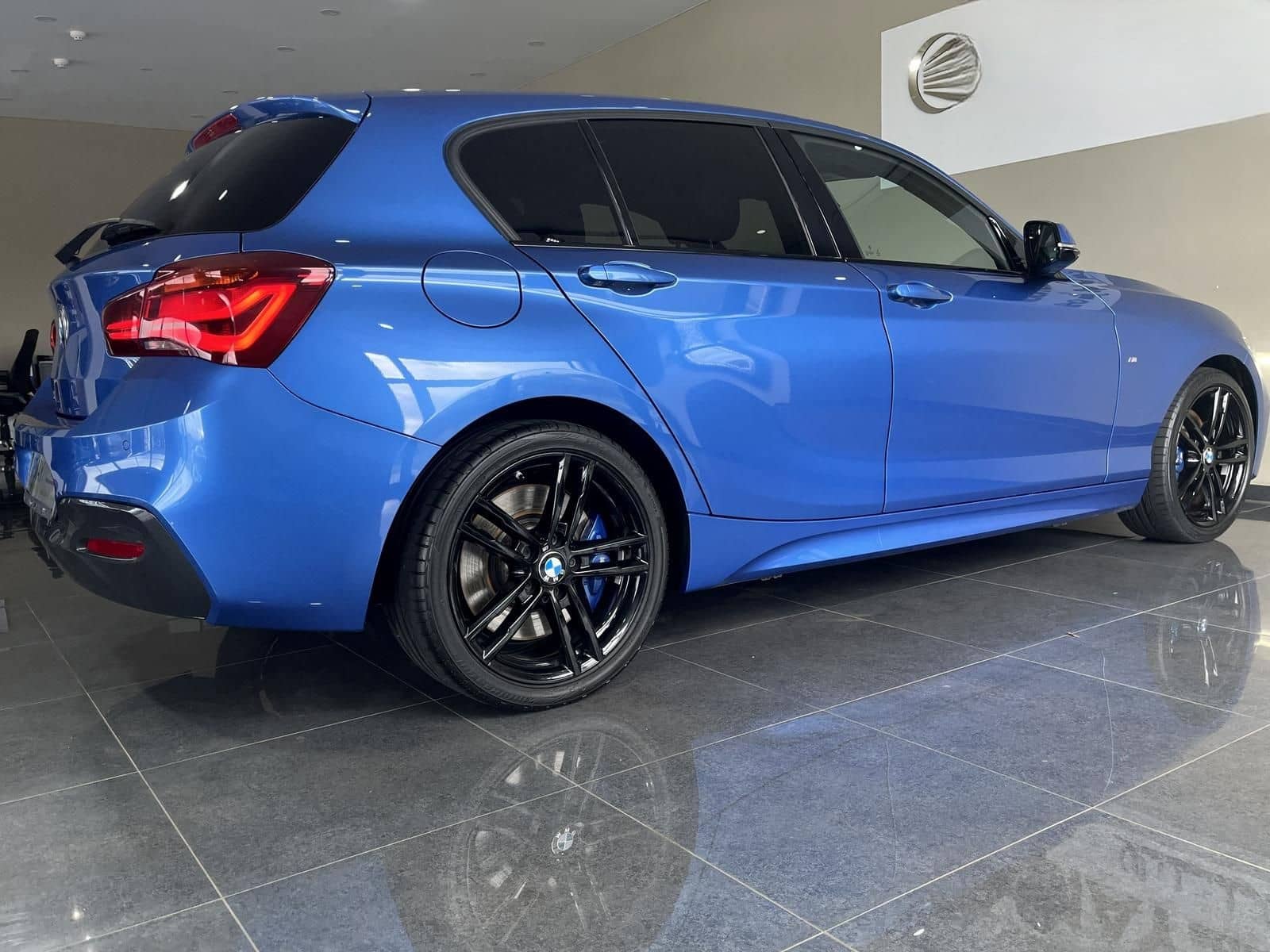 BMW 120 d Edition M Sport Shadow Metallic foto 8