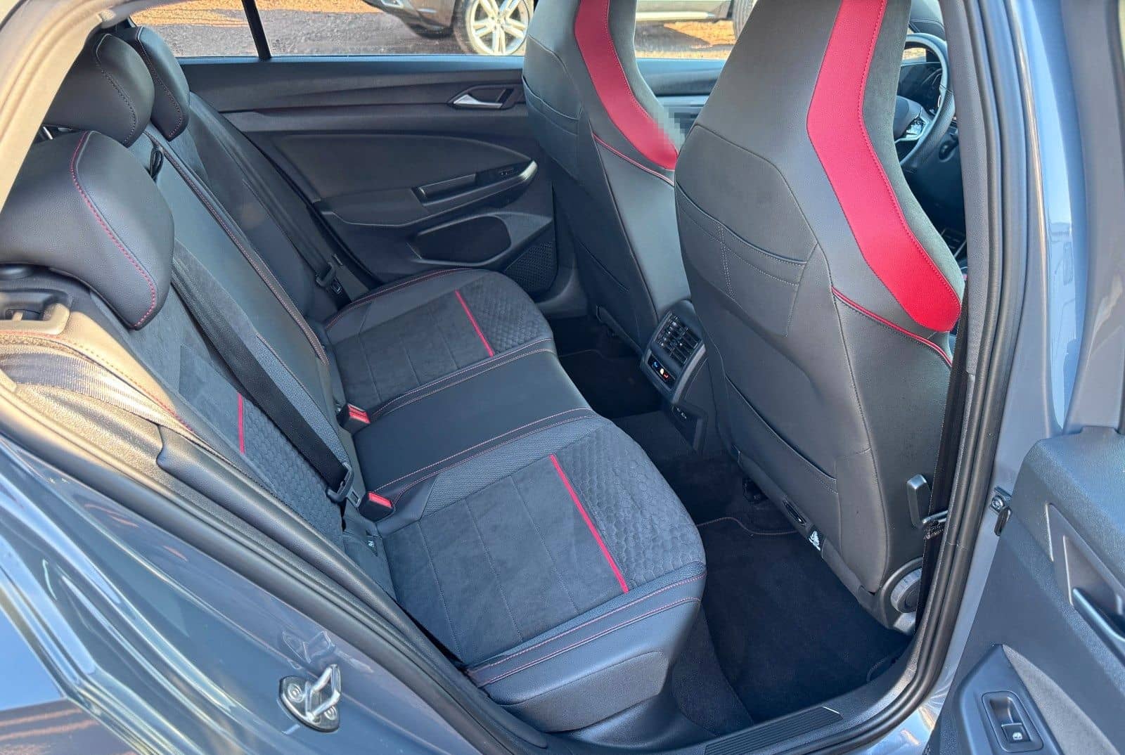 Volkswagen Golf VIII Lim. GTI Clubsport /DCC/ACC/IQ/APP/NAV foto 10