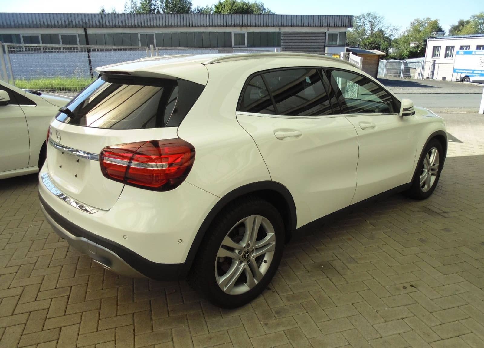 Mercedes-Benz GLA 180 Urban Kamera LED Navi Sitzh foto 6