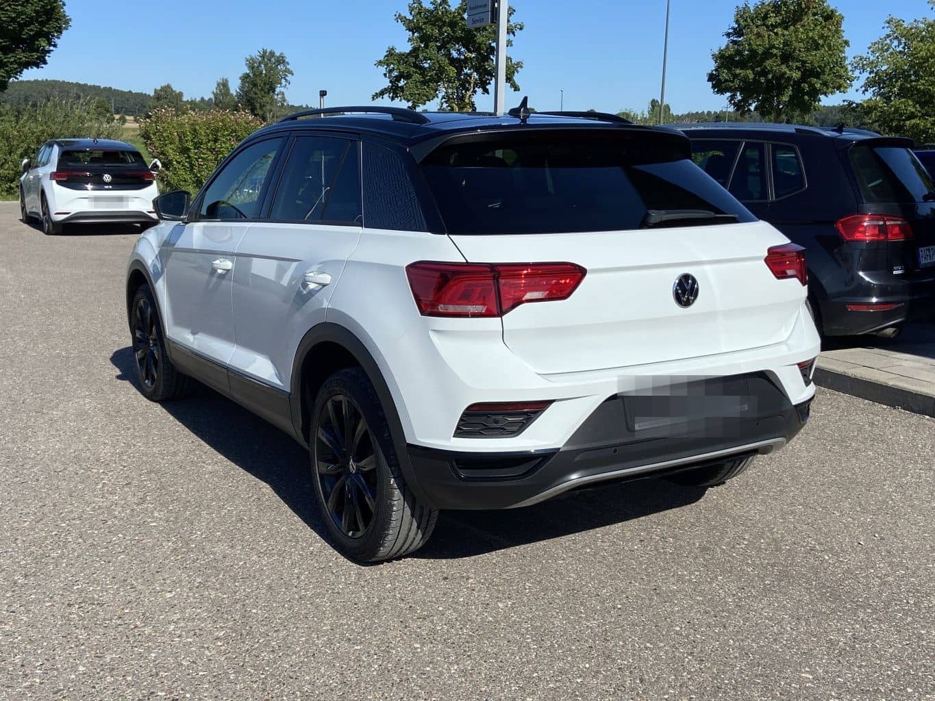 Volkswagen T-Roc 1.5 TSI BLACK-STYLE NAVI+PANORAMA+18"+SHZ+ foto 3