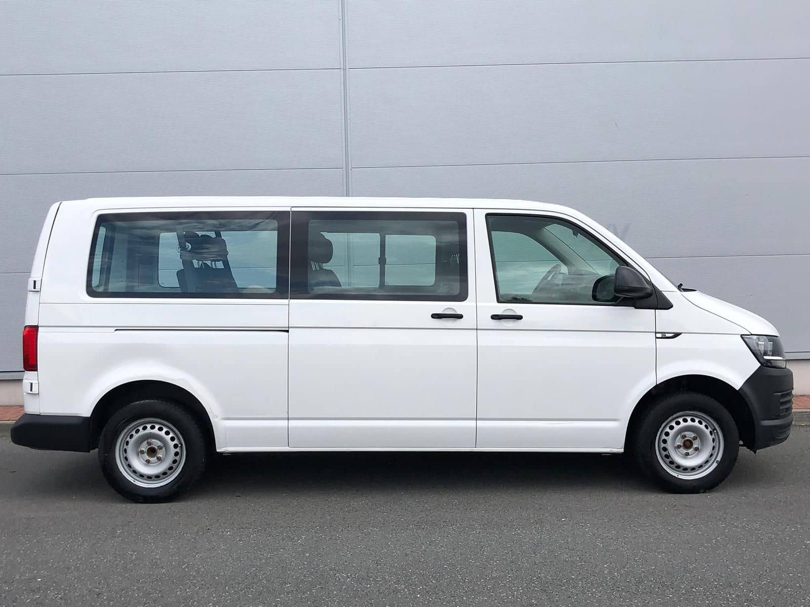 Volkswagen T6 Transporter 2.0 TDI Kombi lang 9-SITZE TEMP foto 5