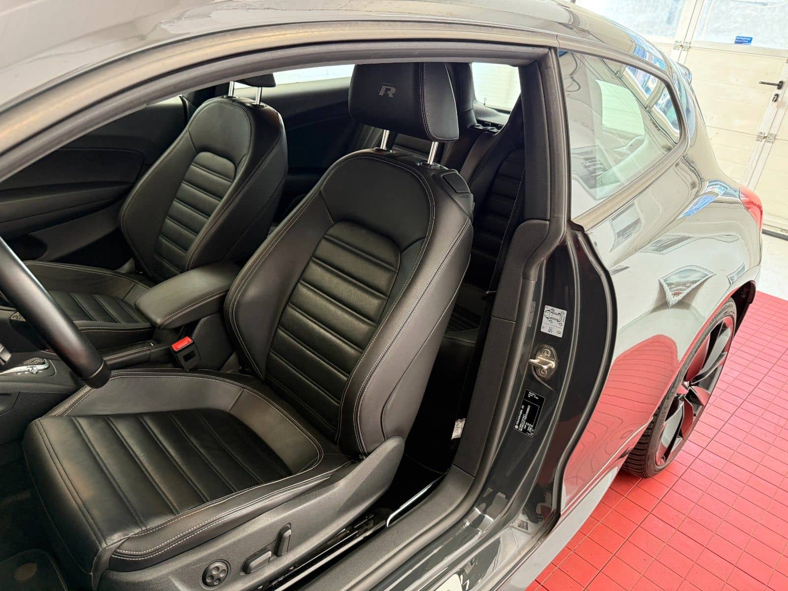 Volkswagen Scirocco R 2.0 TSI Leder/Xenon/BT/19 Zoll foto 13