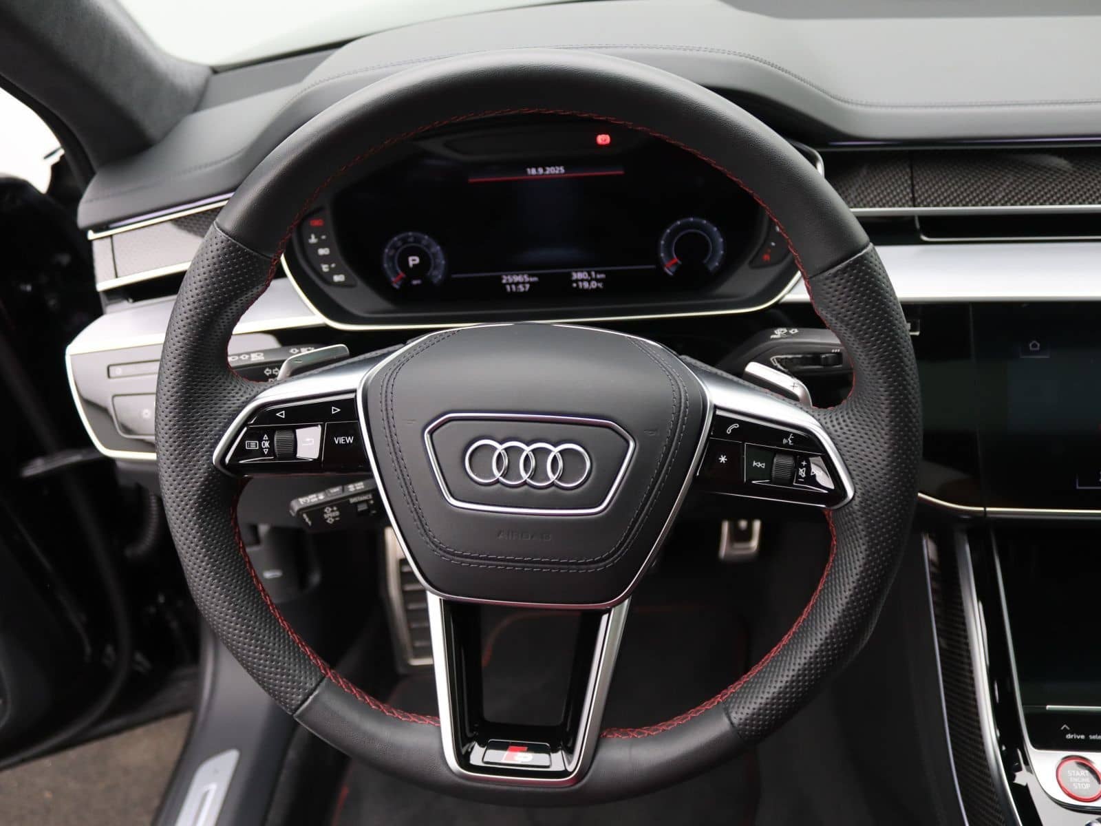 Audi S8 TFSI quattro / Pano, Standh, AHK, B&O, OLED foto 14