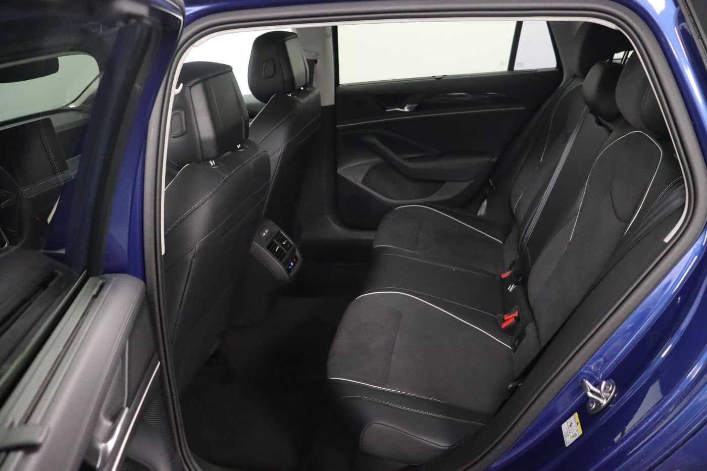 Volkswagen Passat Variant 2.0 TDI DSG Business CarPlay|HUD foto 8