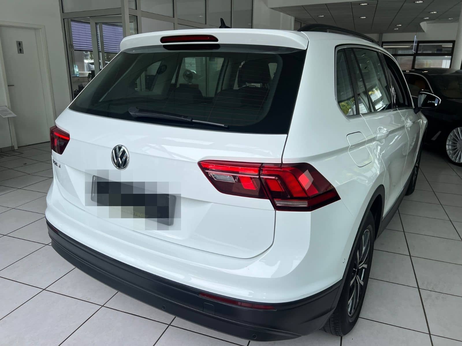 Volkswagen Tiguan Comfortline 2.0TDI *DIGITALTACHO*LED*360° foto 5
