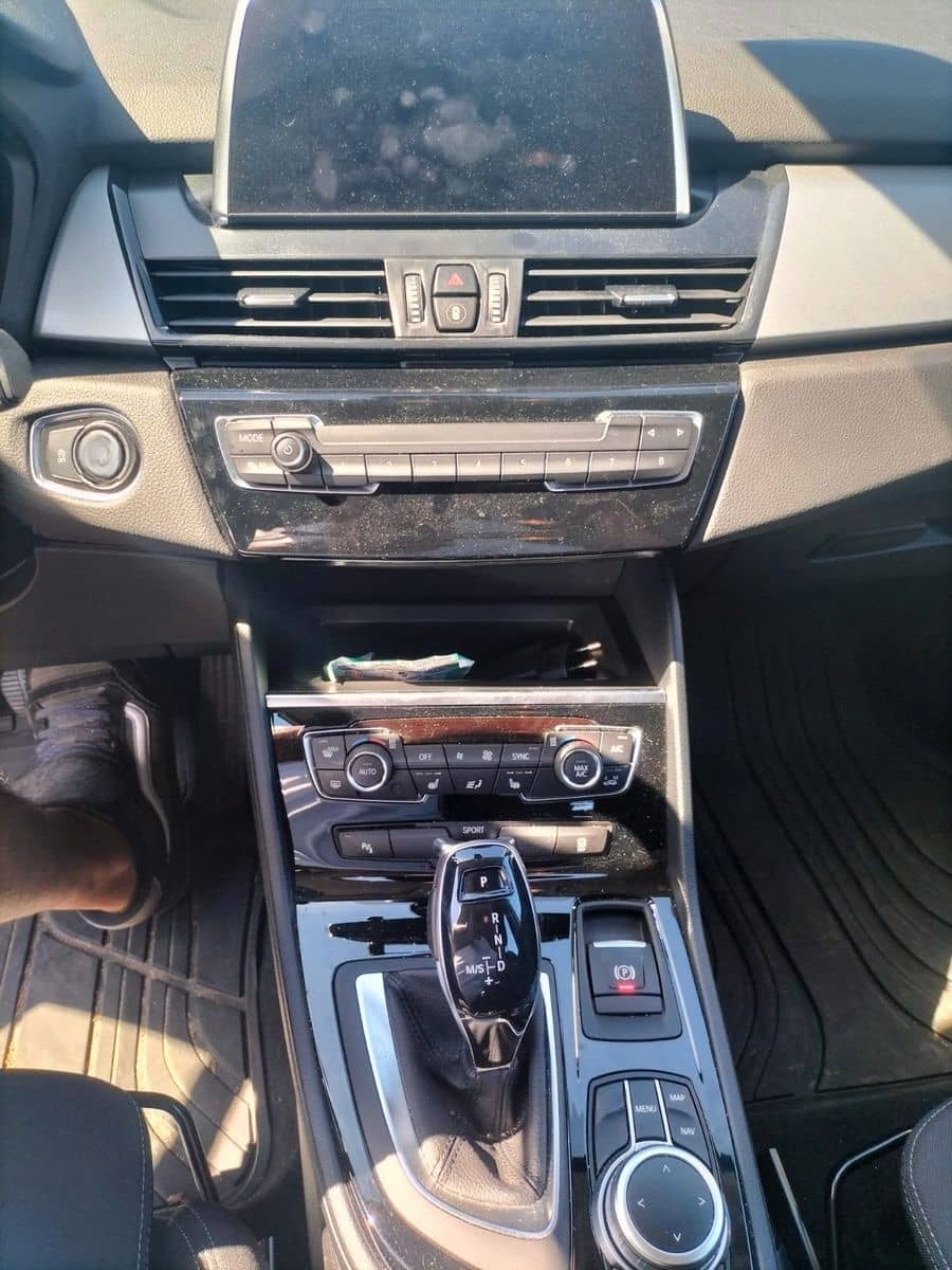 BMW 218d Gran Tourer Advantage *AHK*PDC foto 8