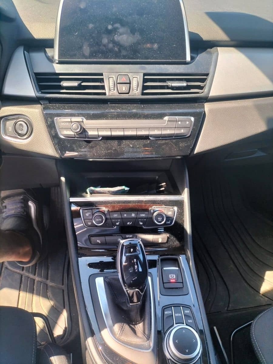 BMW 218d Gran Tourer Advantage *AHK*PDC foto 10