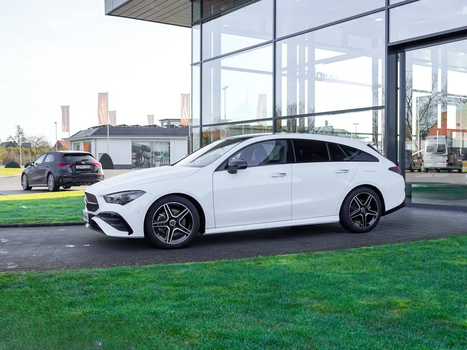 Mercedes-Benz CLA 200 SB AMG 360° FAP Pano Night Distr CarPlay foto 2