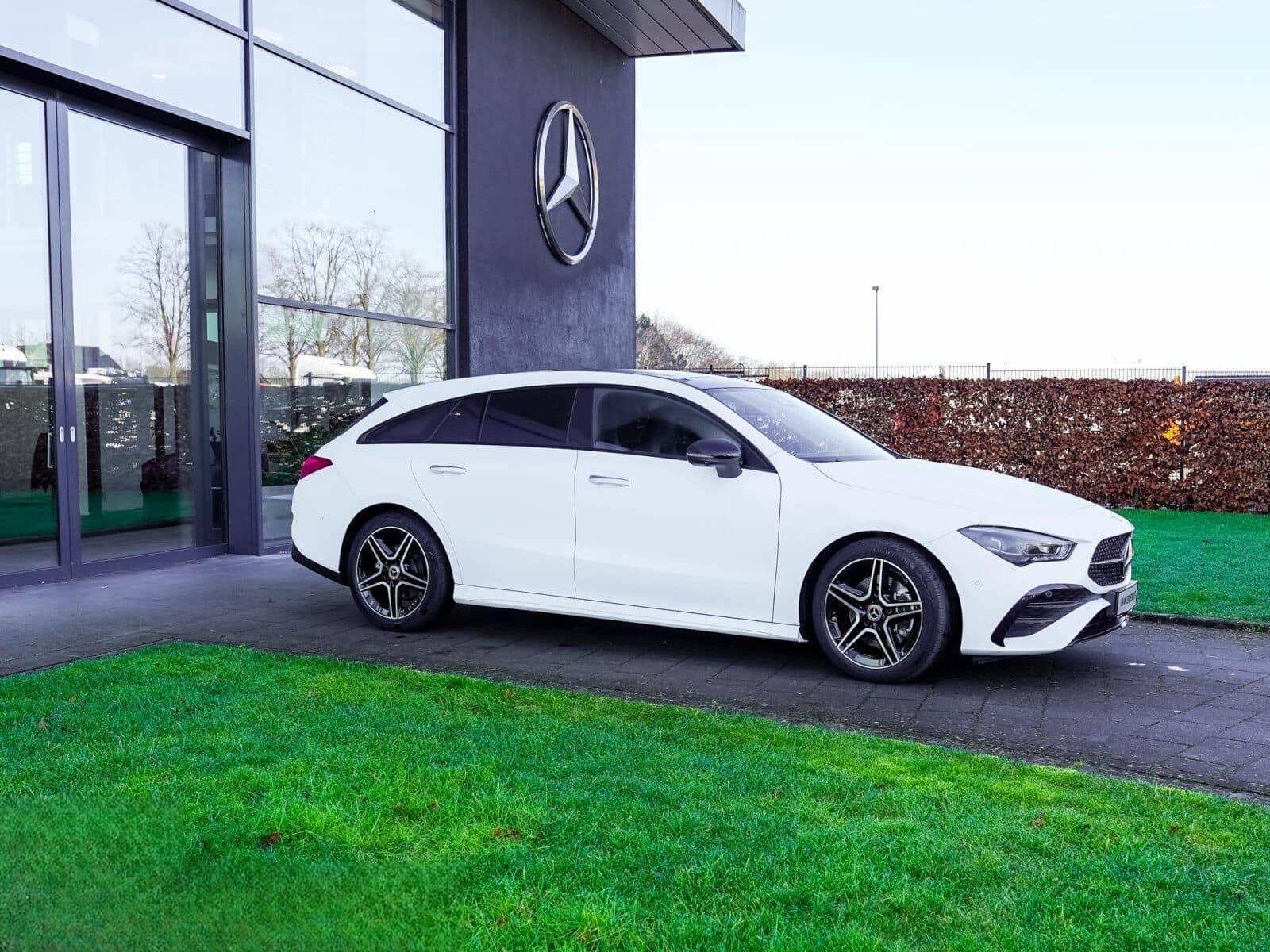 Mercedes-Benz CLA 200 SB AMG 360° FAP Pano Night Distr CarPlay foto 4