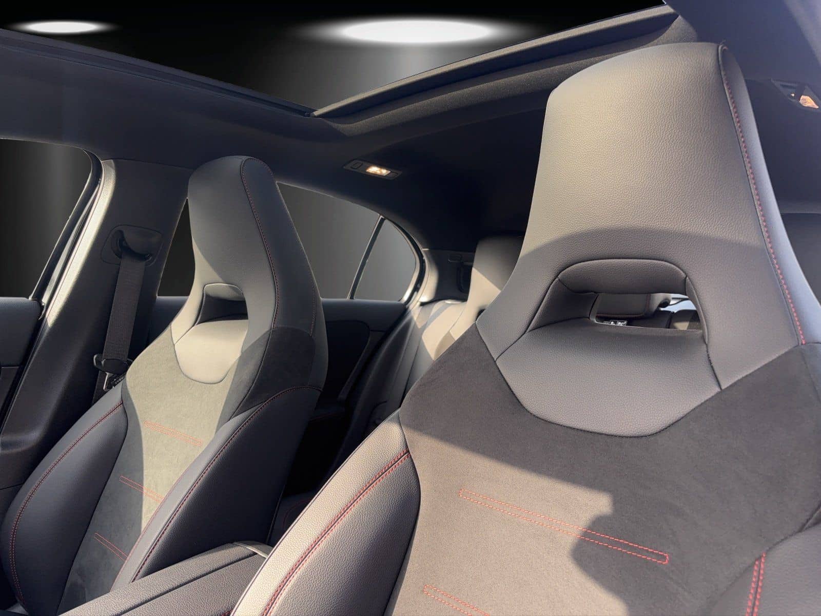 Mercedes-Benz A 250 4M AMG Premium Standhz Pano Burme WinterPk foto 10