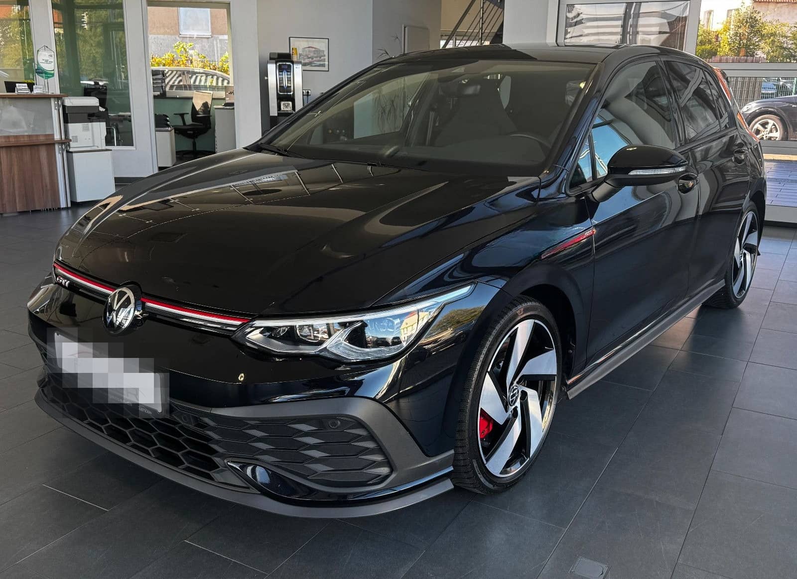 Volkswagen Golf VIII Lim. GTI Clubsport 2.0 TSI "LED/Pano" foto 1