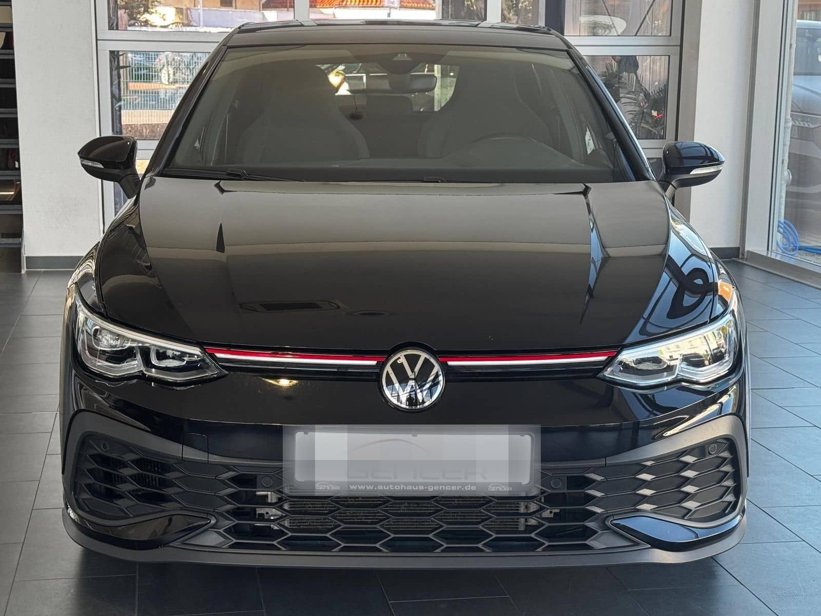 Volkswagen Golf VIII Lim. GTI Clubsport 2.0 TSI "LED/Pano" foto 2