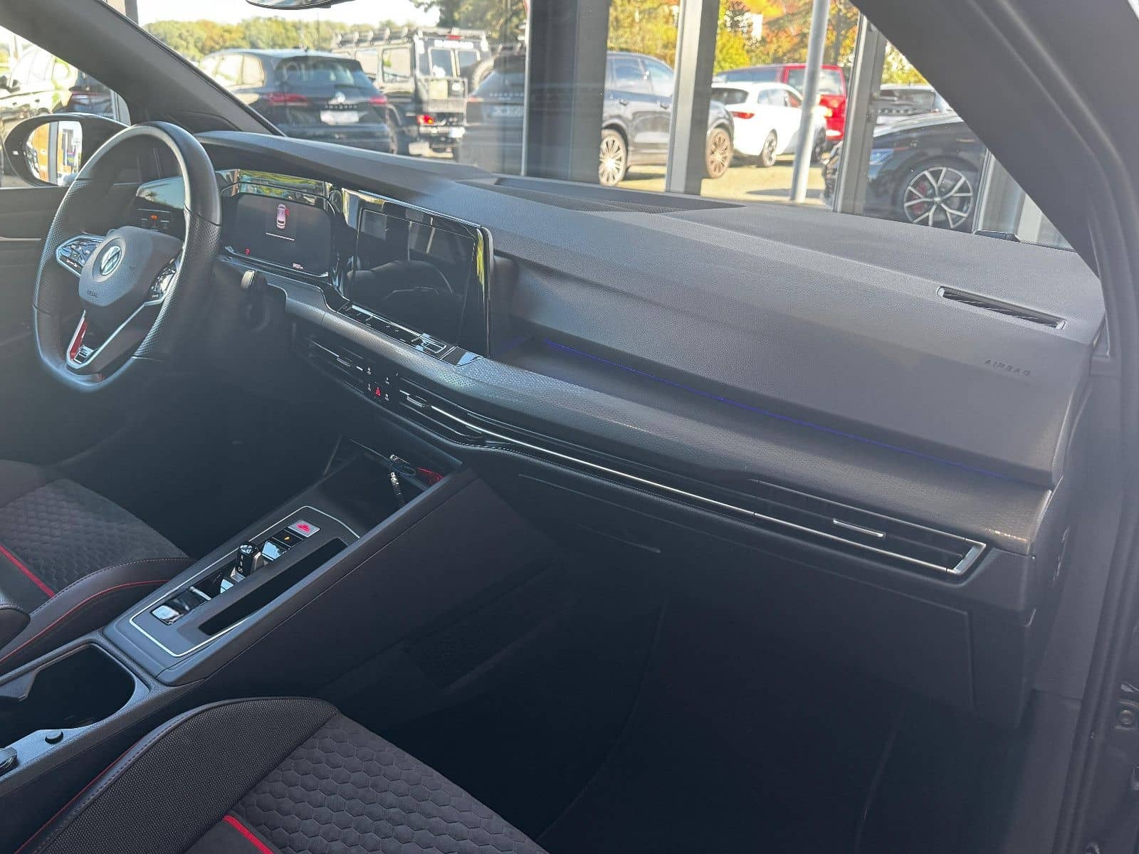 Volkswagen Golf VIII Lim. GTI Clubsport 2.0 TSI "LED/Pano" foto 11