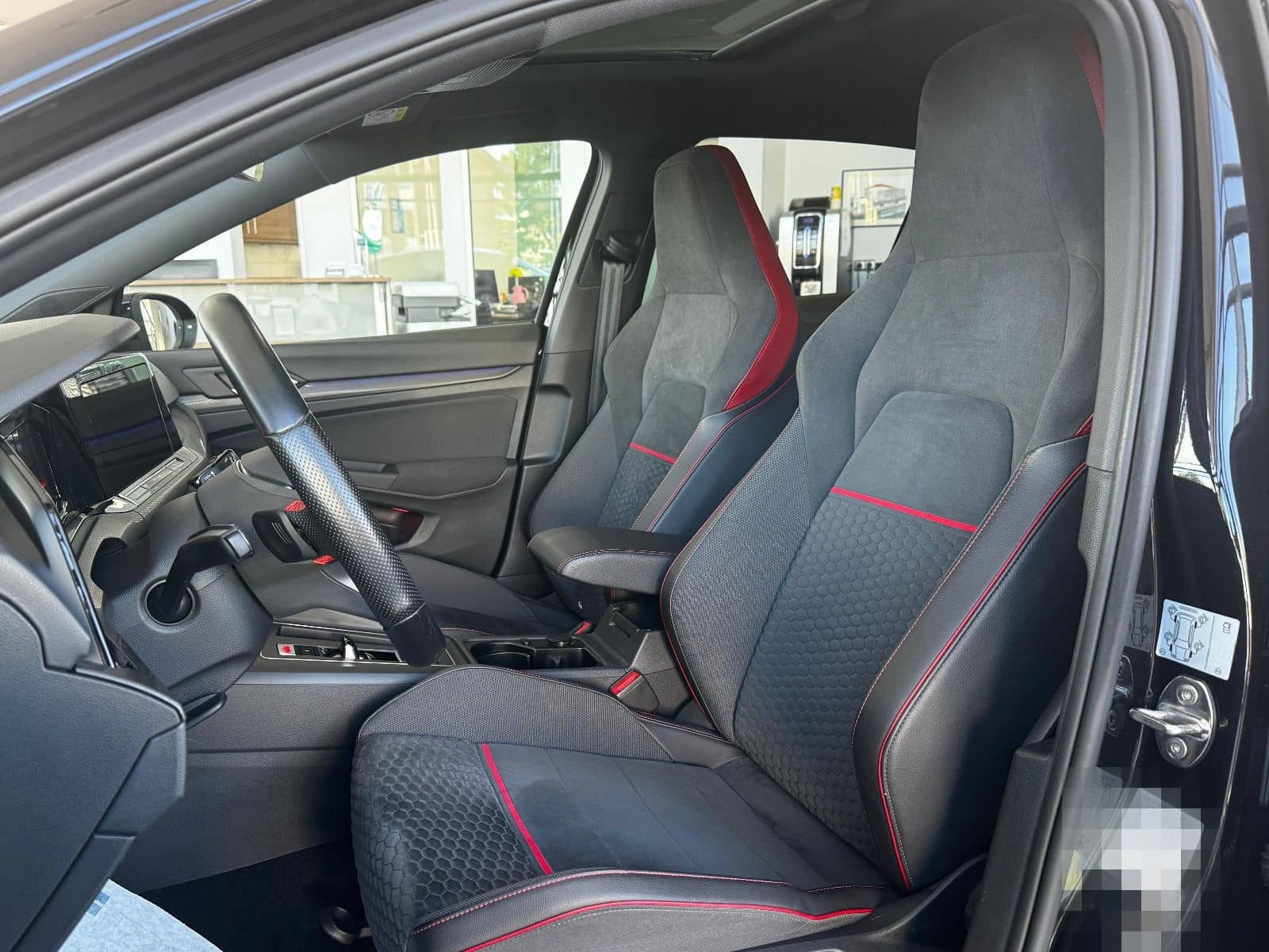 Volkswagen Golf VIII Lim. GTI Clubsport 2.0 TSI "LED/Pano" foto 9