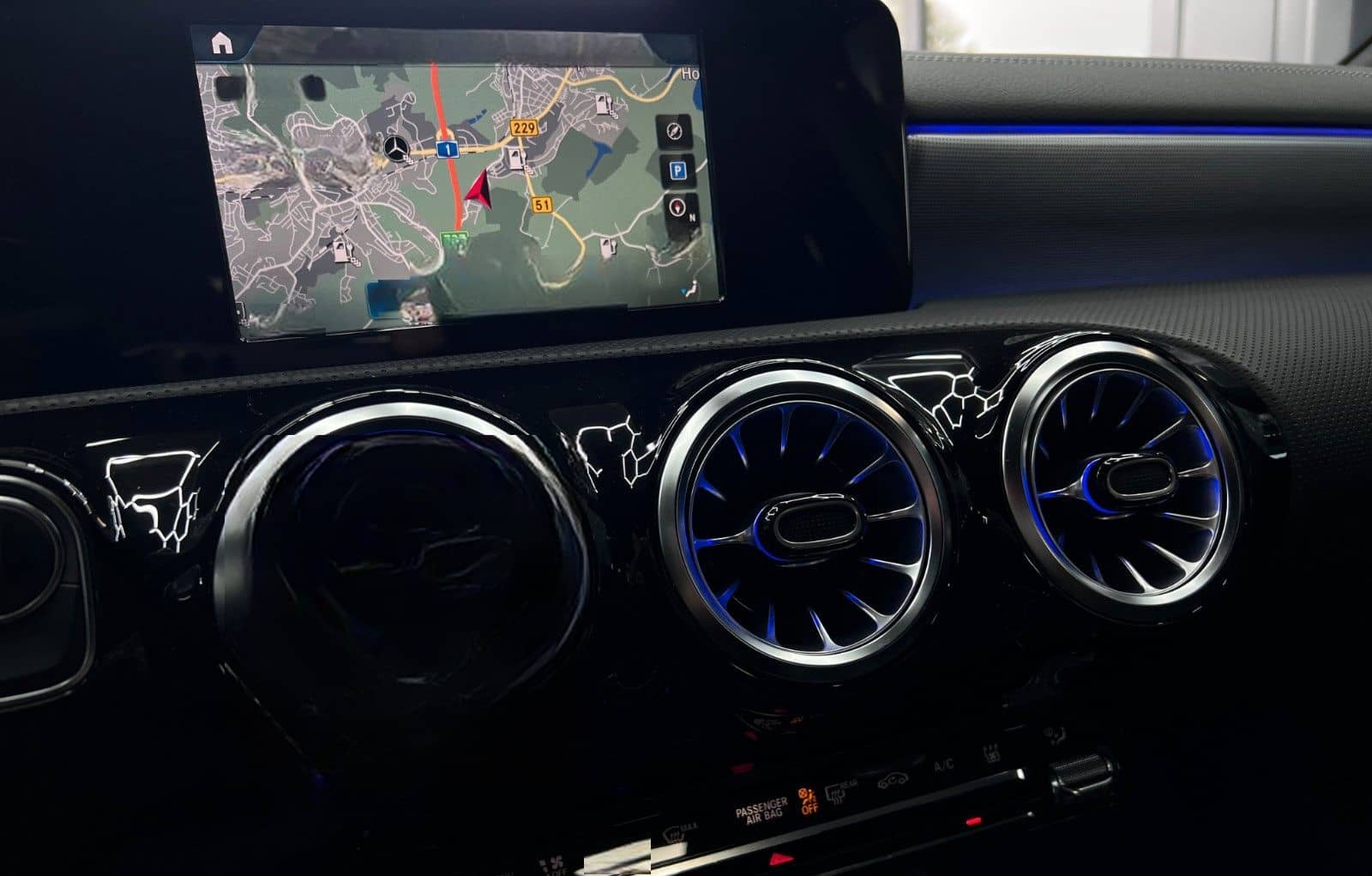 Mercedes-Benz A 250e 8G AMG NIGHT DESIGNO LED NAV+DAB KAM AMBT foto 18