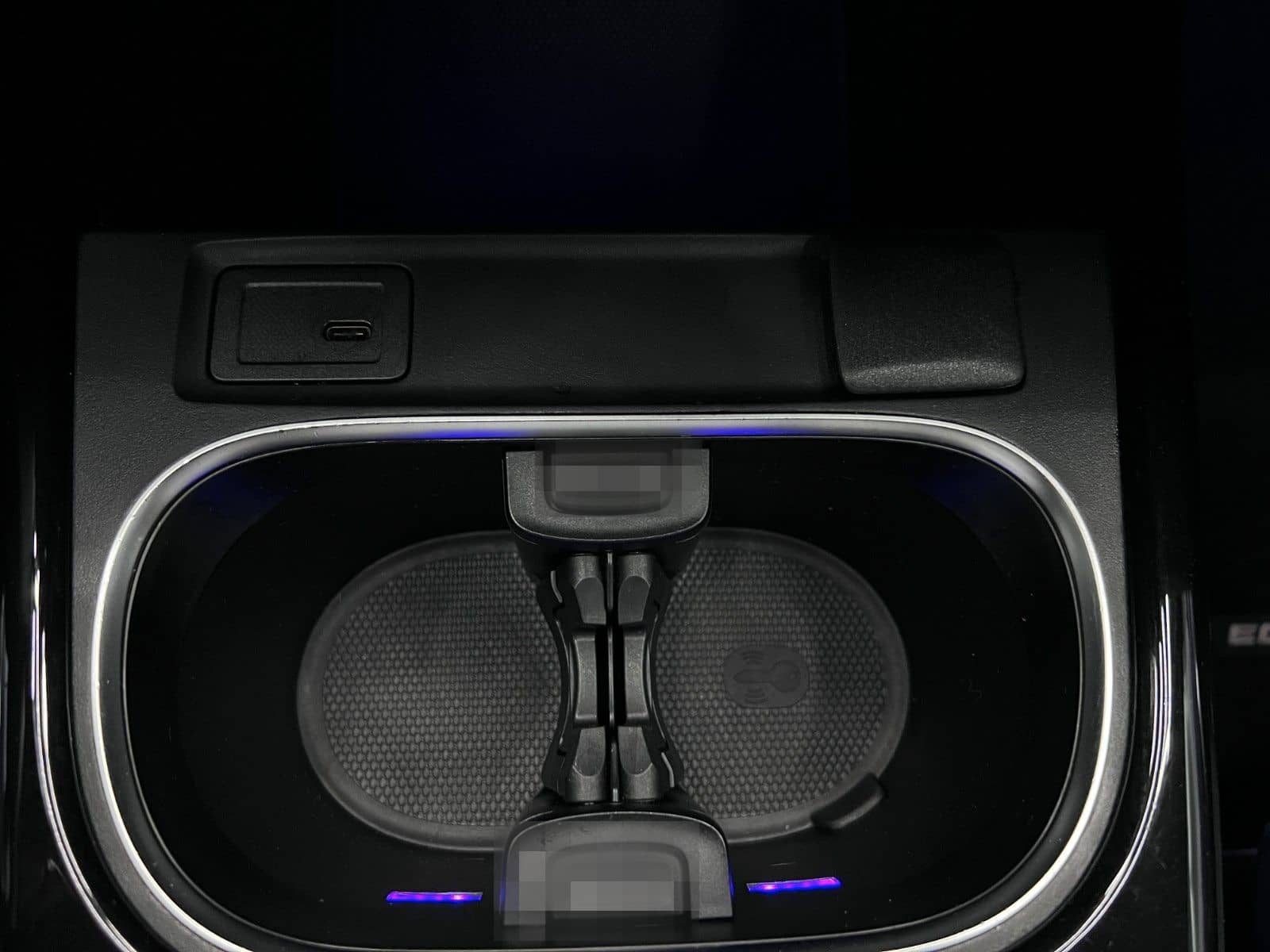 Mercedes-Benz A 250e 8G AMG NIGHT DESIGNO LED NAV+DAB KAM AMBT foto 23