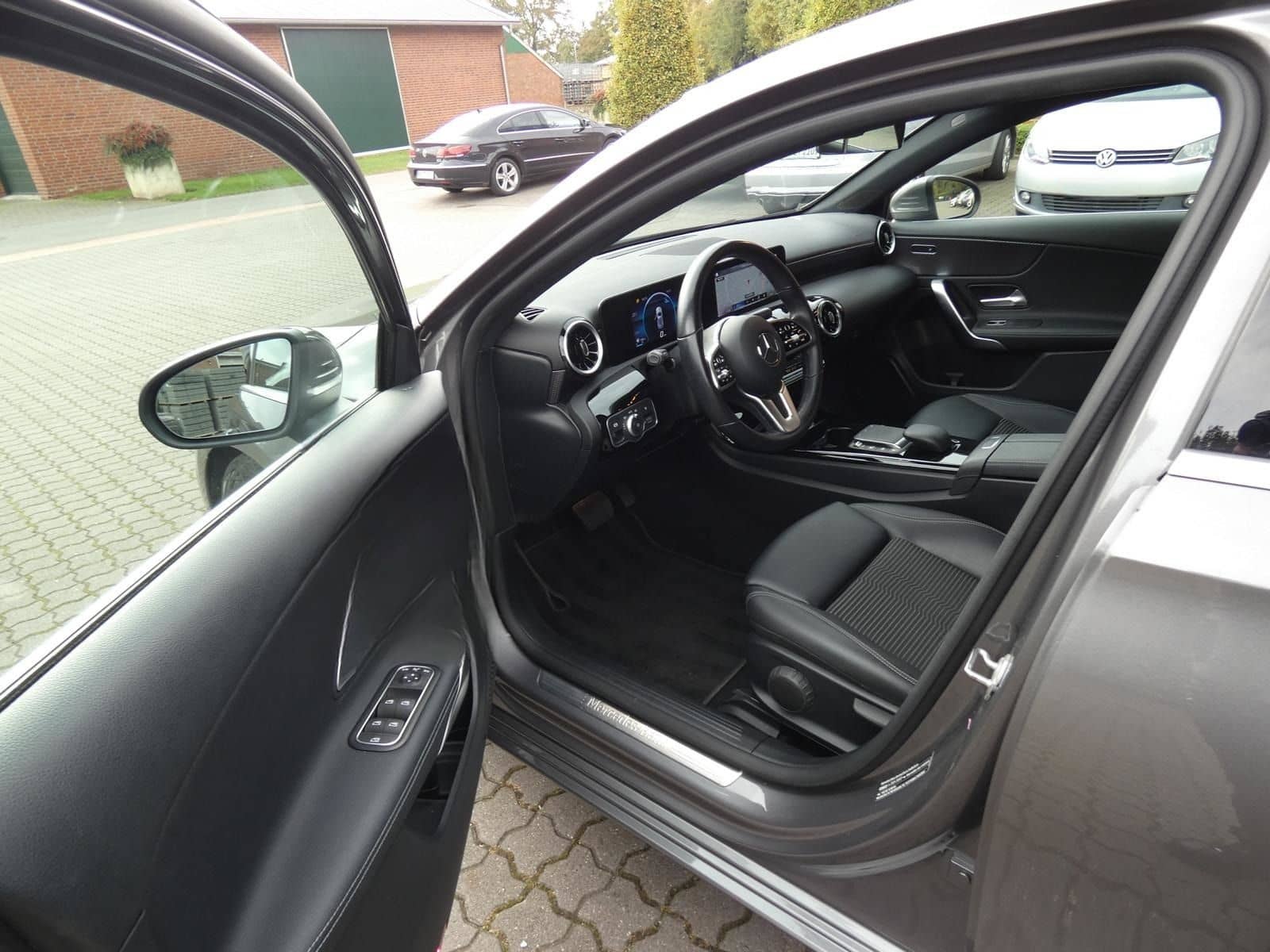 Mercedes-Benz A 200 d 8 G-DCT Progressive LED AHK RFK NAV DIST foto 3