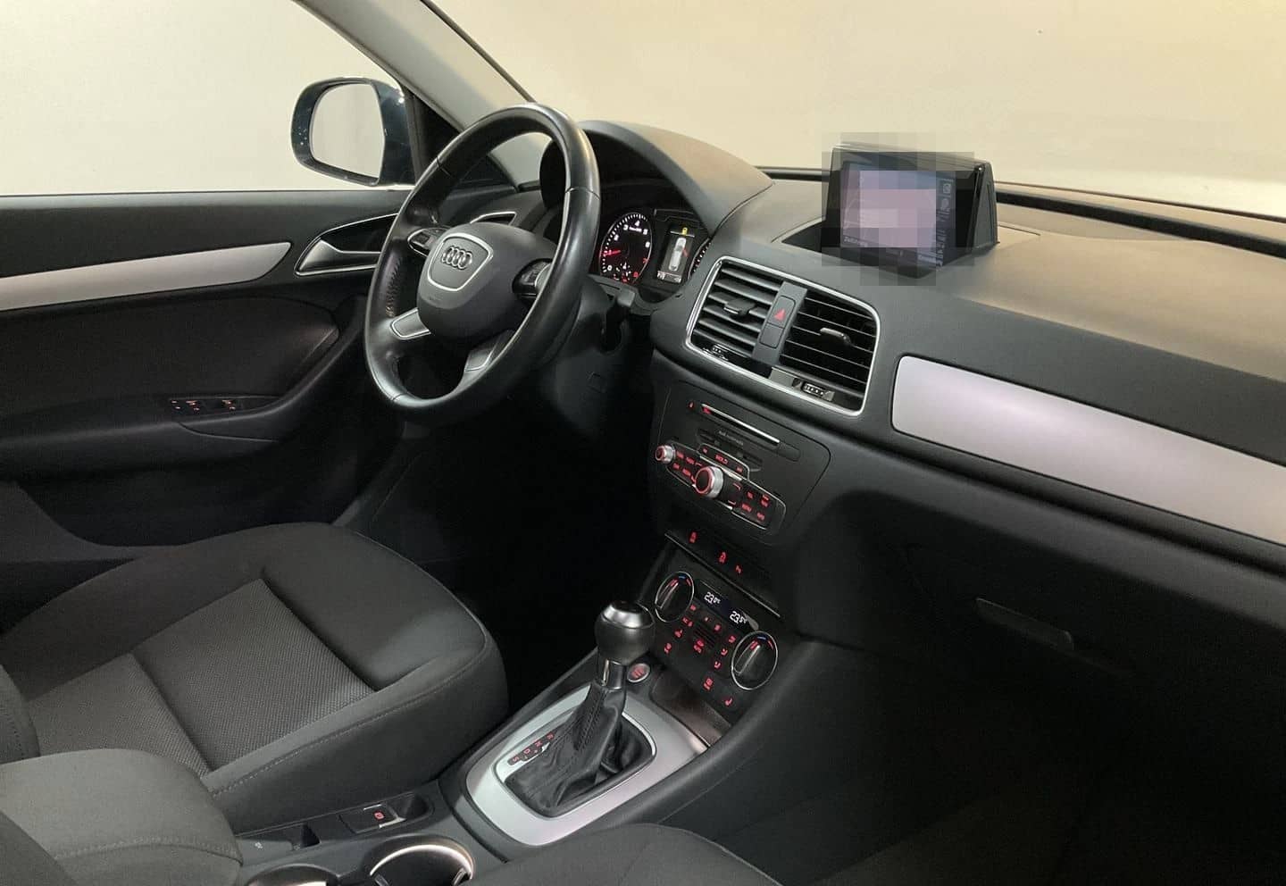 Audi Q3 TFSI S-Tronic AHK NAVI Xenon Tempo Plus 1.Hd foto 15