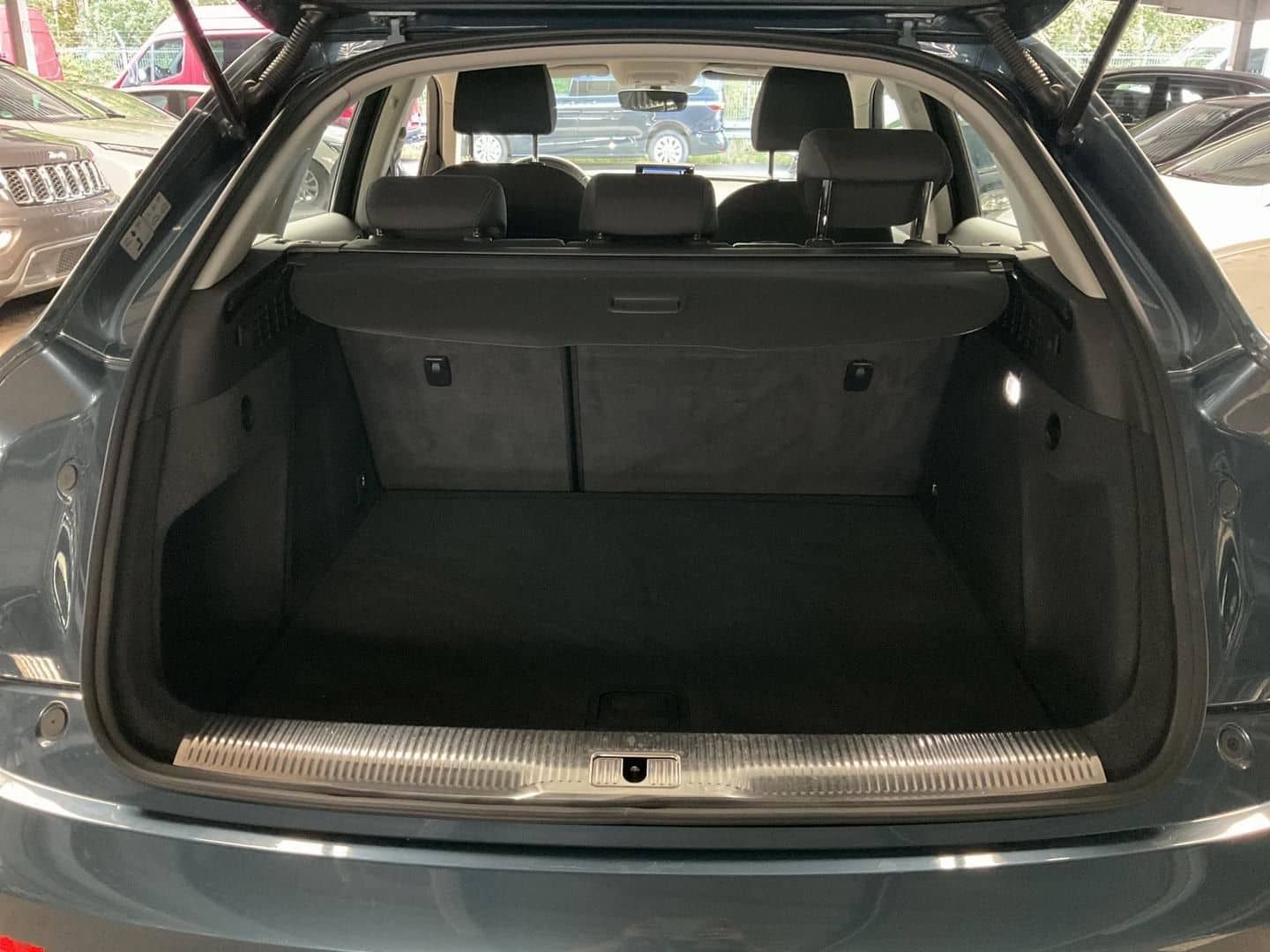 Audi Q3 TFSI S-Tronic AHK NAVI Xenon Tempo Plus 1.Hd foto 9