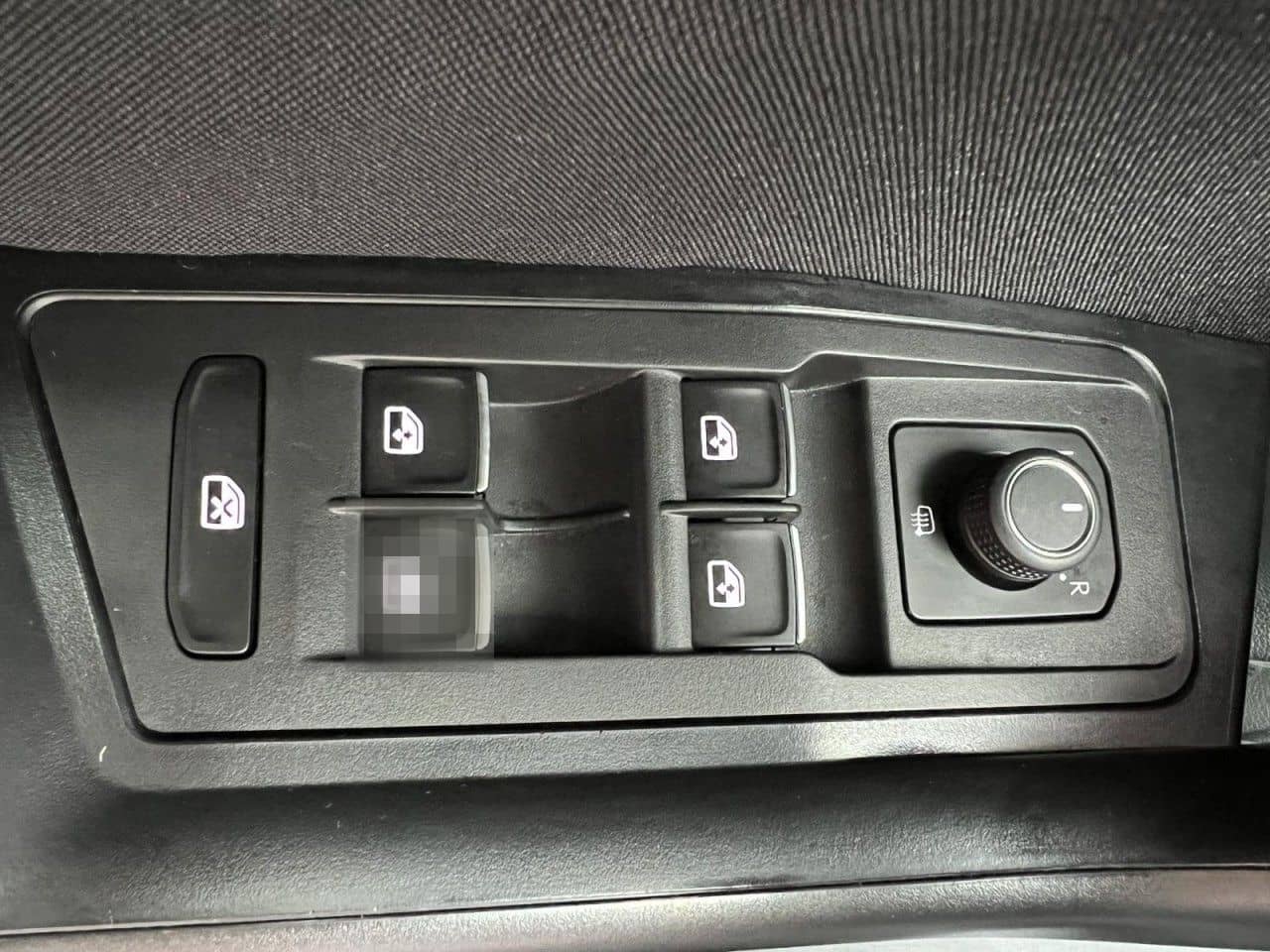 Volkswagen T-Roc 1.5 TSI Sport SHZ+PDC+KLIMA+LED+CARPLAY foto 17