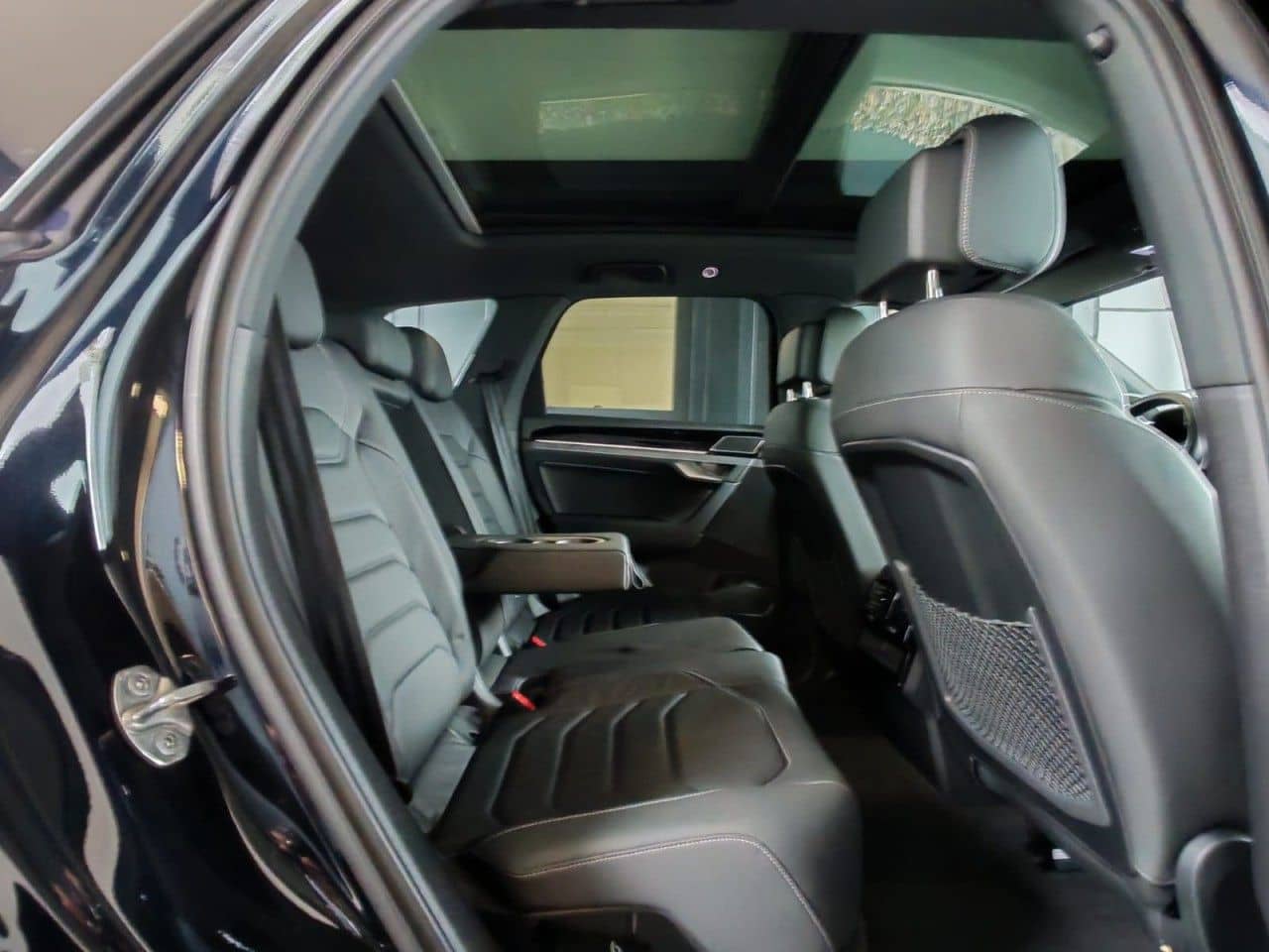 Volkswagen Touareg 3.0 TDI DSG R-LINE,AHK,ACC,ALLRADL,PANO foto 8