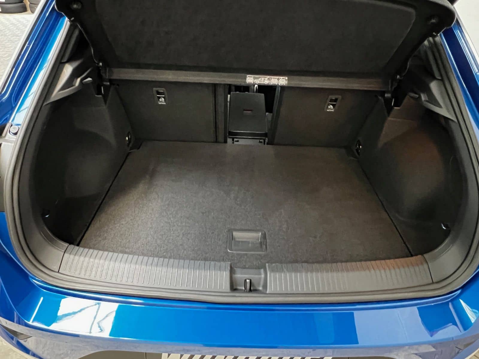 Volkswagen T-Roc 1.5 TSI Sport Navi ACC LED SZH Kamera foto 20