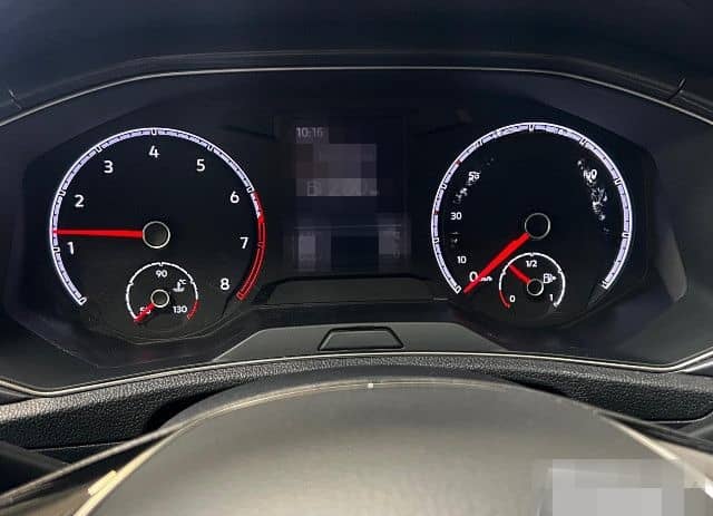 Volkswagen T-Roc 1.5 TSI Sport Navi ACC LED SZH Kamera foto 9